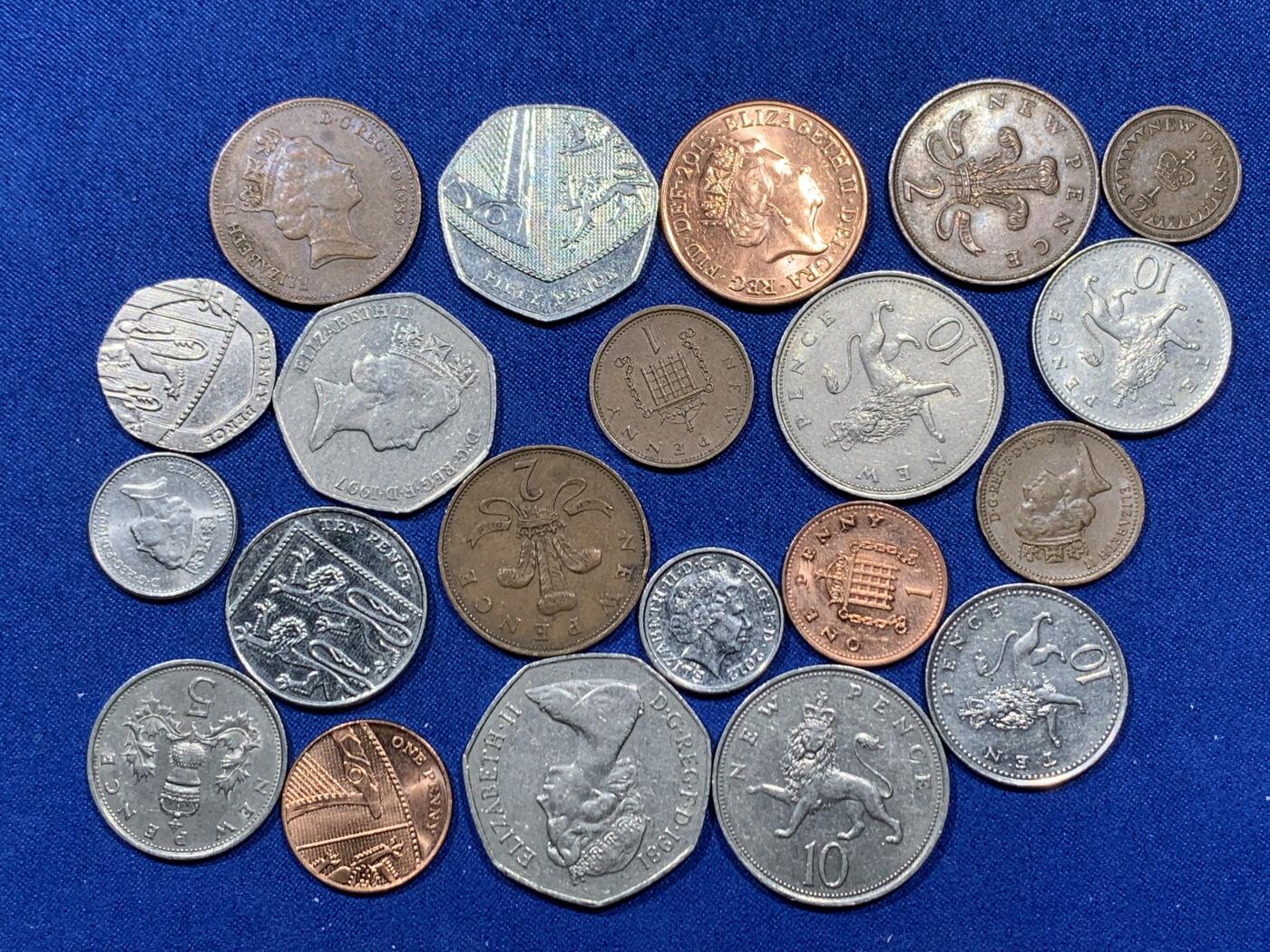 《竞宝斋》第360场 周日，周一  2场连拍 （全场包邮） 英国散币一组 细节见图