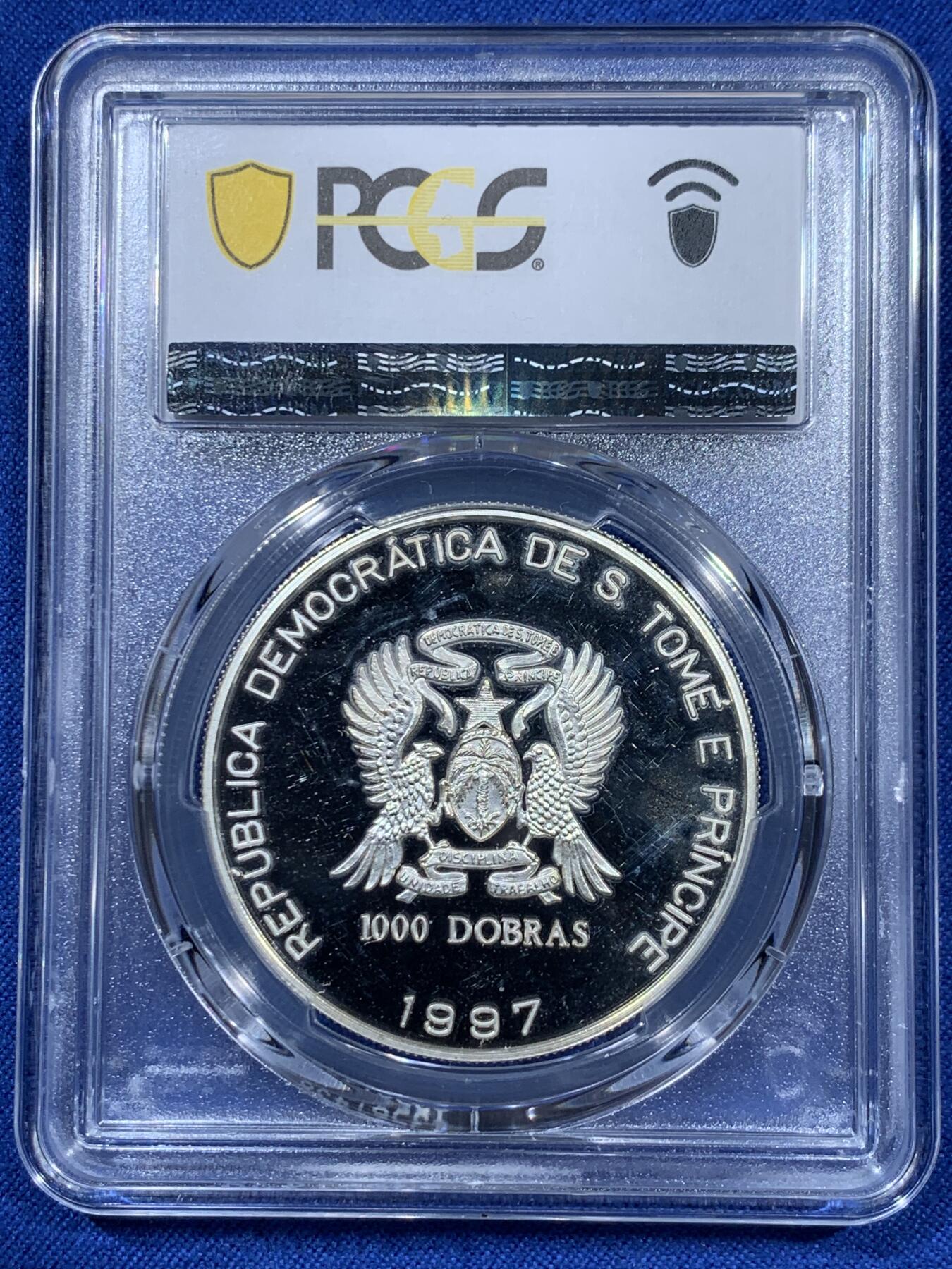 《竞宝斋》第360场 周日，周一  2场连拍 （全场包邮） PCGS PR67DCAM 圣多美和普林西比1997年1000多布拉 戴安娜精制纪念银币 戴安娜系列里很少见的一枚 工艺很不错 浮雕感强 高价品种