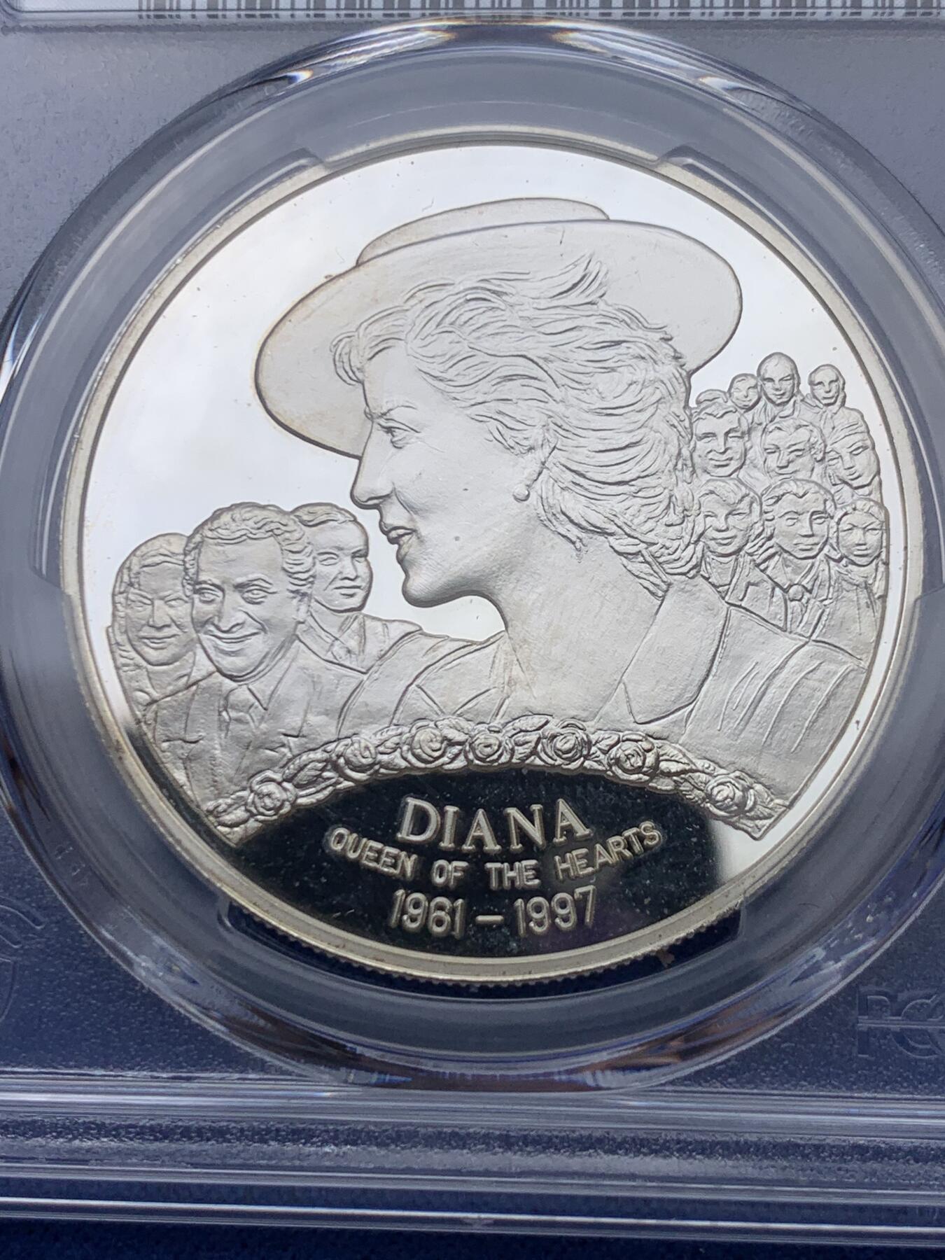 《竞宝斋》第360场 周日，周一  2场连拍 （全场包邮） PCGS PR67DCAM 圣多美和普林西比1997年1000多布拉 戴安娜精制纪念银币 戴安娜系列里很少见的一枚 工艺很不错 浮雕感强 高价品种