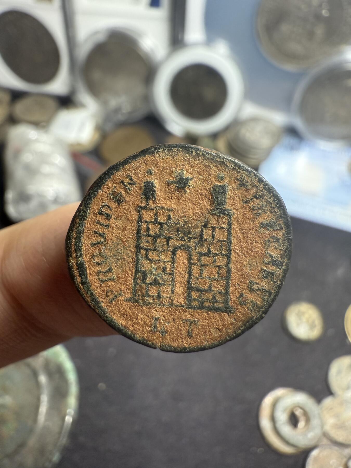 南宋泉阁俄币 外币 国币 专场第七期 古罗马 公元306-337年 君士坦丁一世铜币 君士坦丁大帝建城纪念 君士坦丁堡建城纪念币 个头偏大的富利 版别少见 少见品种 好品