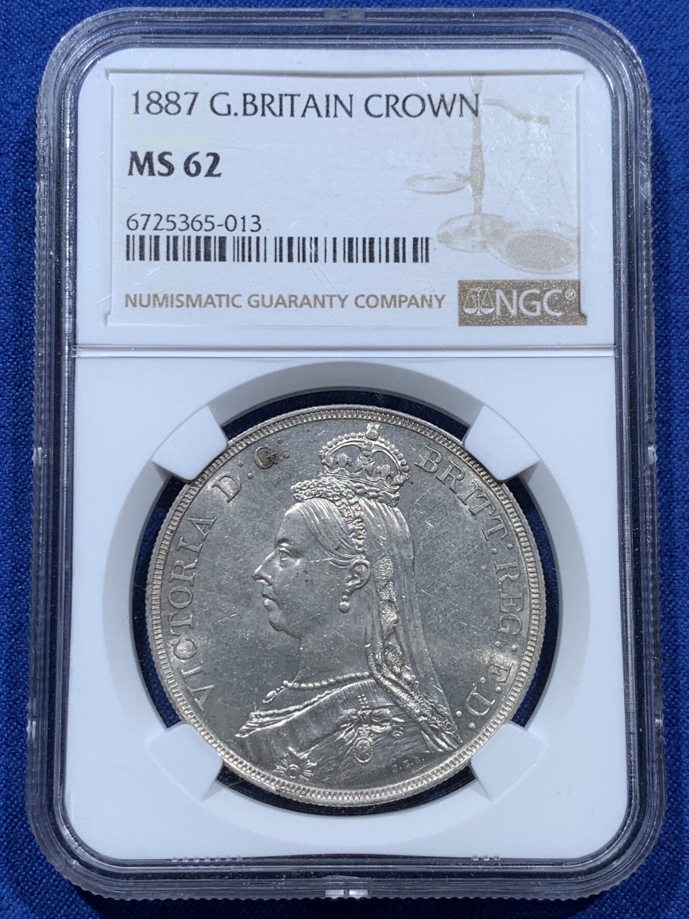 《竞宝斋》第361场 周日，周一  2场连拍 （全场包邮） NGC MS62 英国1887年高冠马剑克朗大银币 低评好品