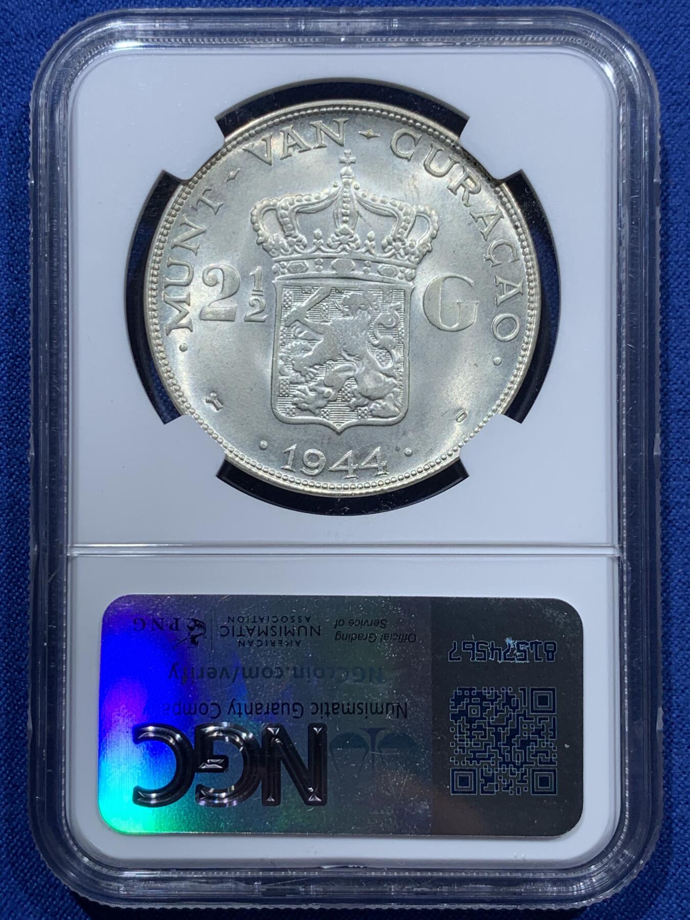 《竞宝斋》第361场 周日，周一  2场连拍 （全场包邮） NGC MS65 荷属库拉索1944年威廉明娜2.5盾大银币，这个品种少见高分，状态一流。