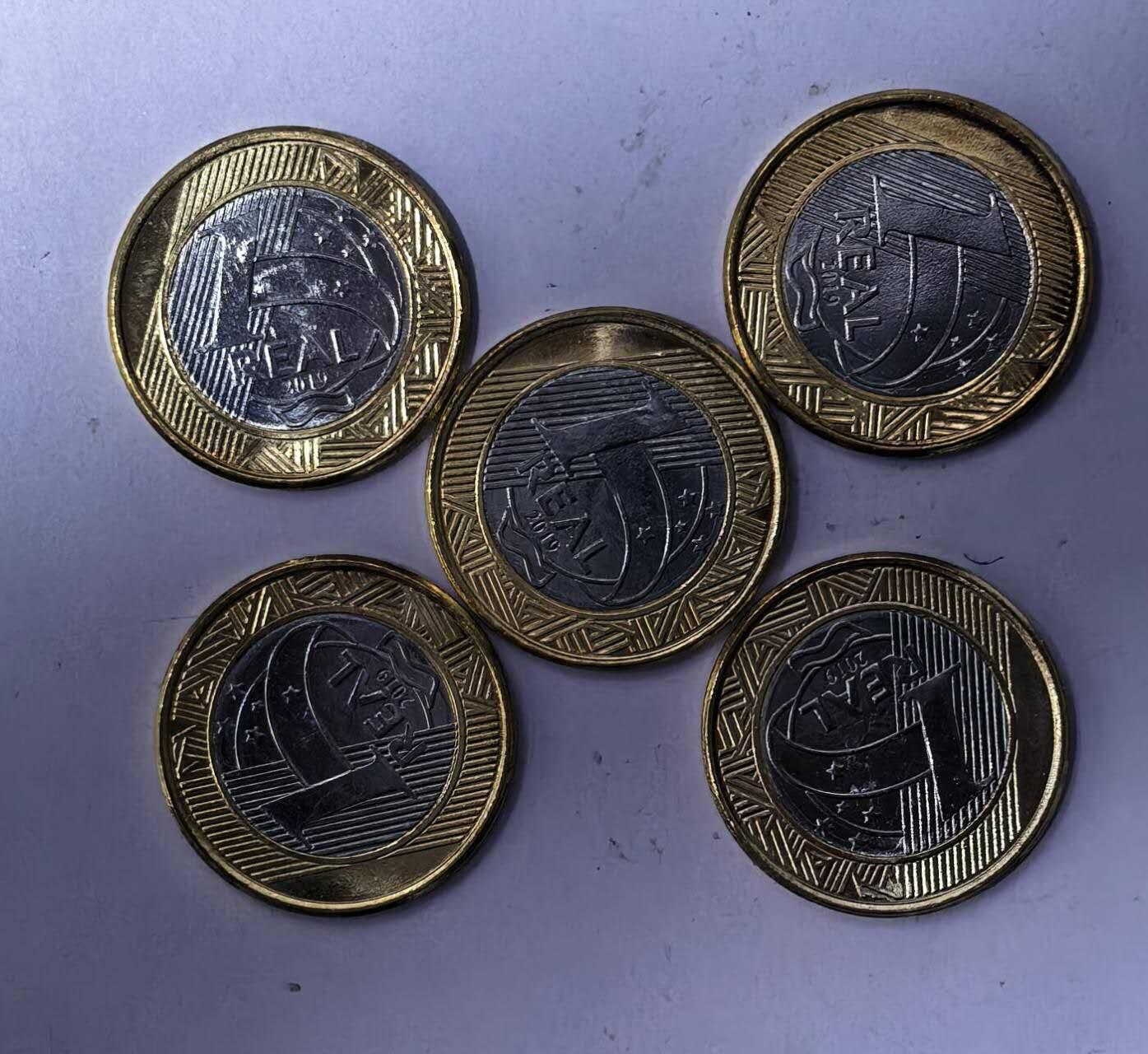 北京马甸外国币专卖第135期，外国币专场，陆续上拍，欢迎关注 巴西蜂鸟纪念币5枚