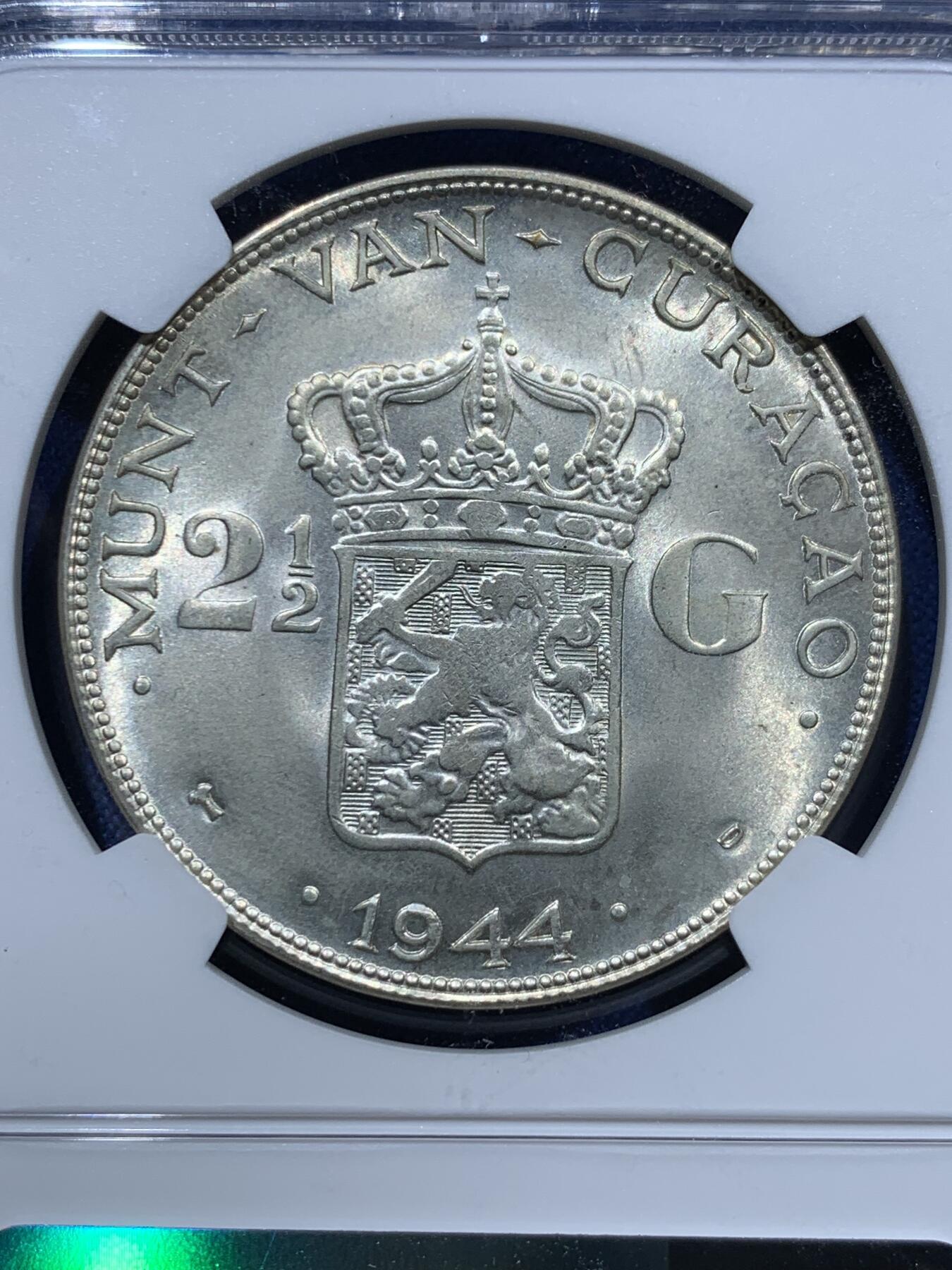 《竞宝斋》第361场 周日，周一  2场连拍 （全场包邮） NGC MS65 荷属库拉索1944年威廉明娜2.5盾大银币，这个品种少见高分，状态一流。