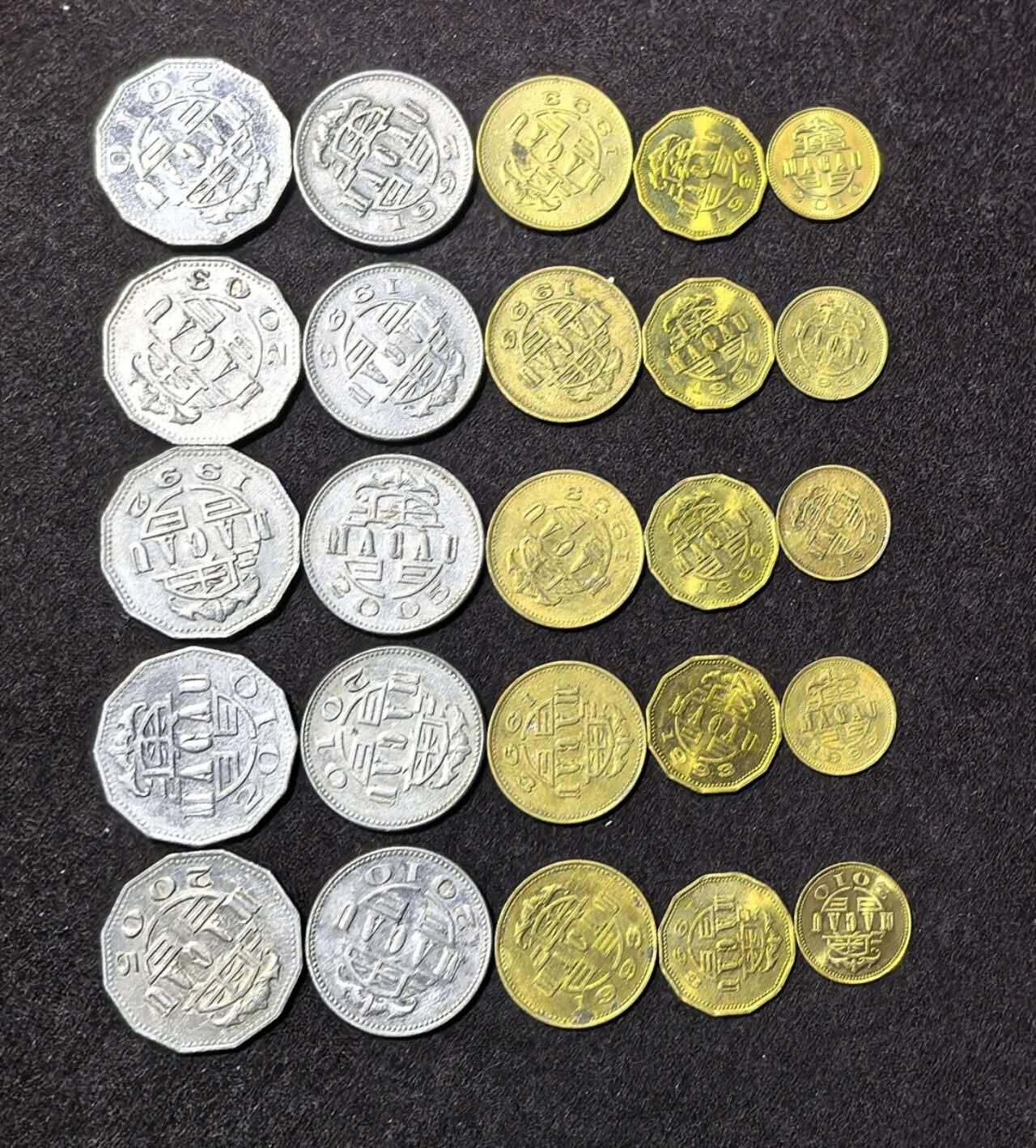 北京马甸外国币专卖第135期，外国币专场，陆续上拍，欢迎关注 澳门5套