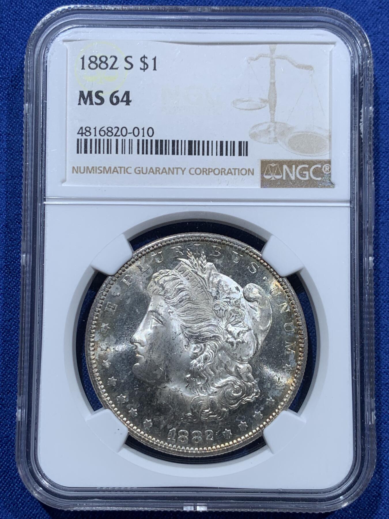 《竞宝斋》第361场 周日，周一  2场连拍 （全场包邮） NGC MS64 美国1882年摩根1美元银币 S版 PL底板带点彩光 状态非常好