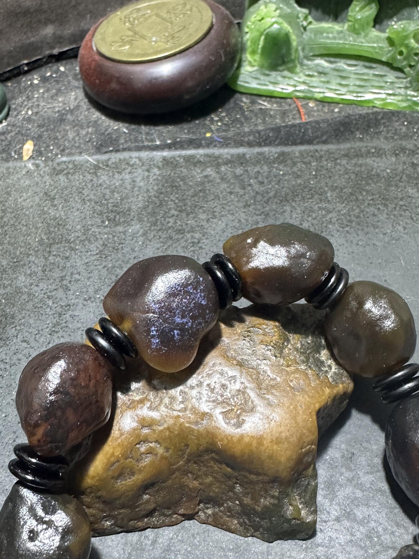 放福利，精美天然阿拉善戈壁墨色玛瑙原石手串一条！