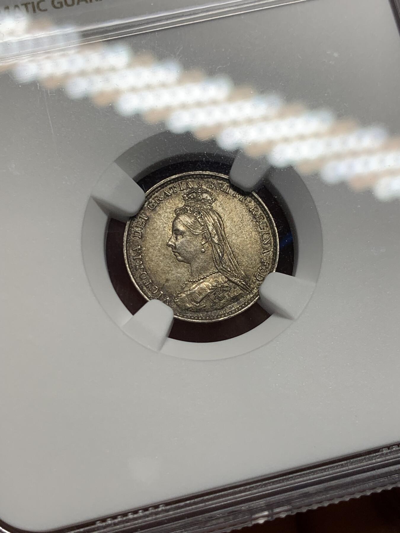 《竞宝斋》第361场 周日，周一  2场连拍 （全场包邮） NGC MS63 英国1887年高冠3便士银币 包浆醇厚