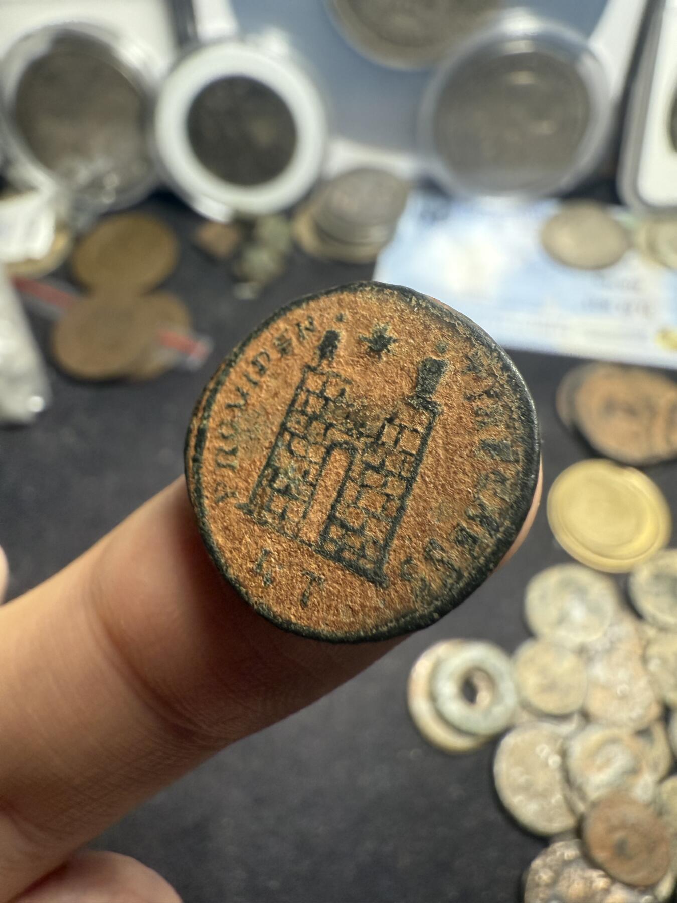 南宋泉阁俄币 外币 国币 专场第七期 古罗马 公元306-337年 君士坦丁一世铜币 君士坦丁大帝建城纪念 君士坦丁堡建城纪念币 个头偏大的富利 版别少见 少见品种 好品