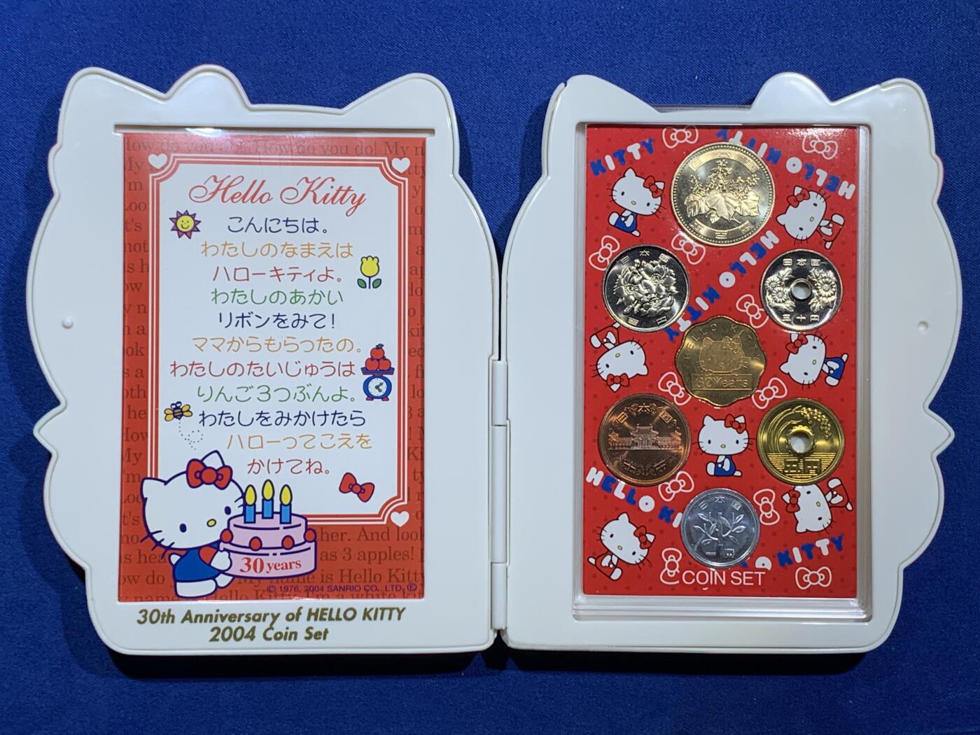 《竞宝斋》第361场 周日，周一  2场连拍 （全场包邮） 日本2004年HELLO KITTY诞生30周年纪念套币 外型是可爱的凯蒂猫