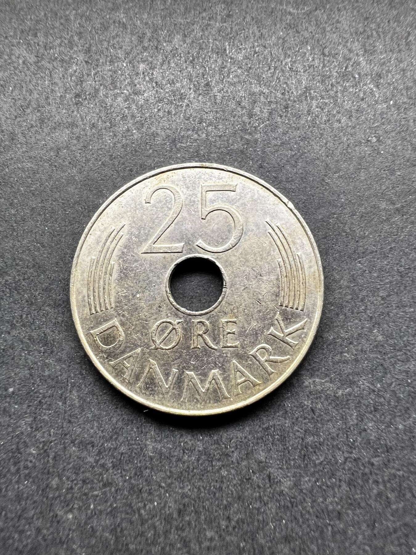 聚福钱庄★世界钱币第五期 无佣金 可寄存 欢迎参拍 丹麦1983年25欧尔镍币