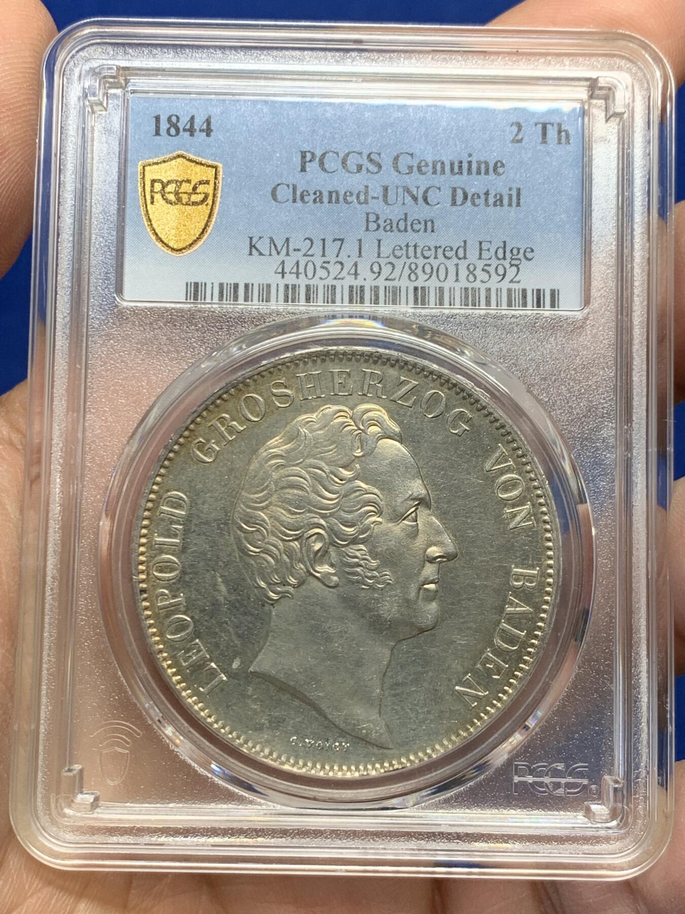 《竞宝斋》第361场 周日，周一  2场连拍 （全场包邮） PCGS UNC 德国 1844 巴登纪念碑 37克的 2泰勒大银币 由巴伐利亚历史系列的同款雕模师G·VOIGT创作 发行量仅4323枚