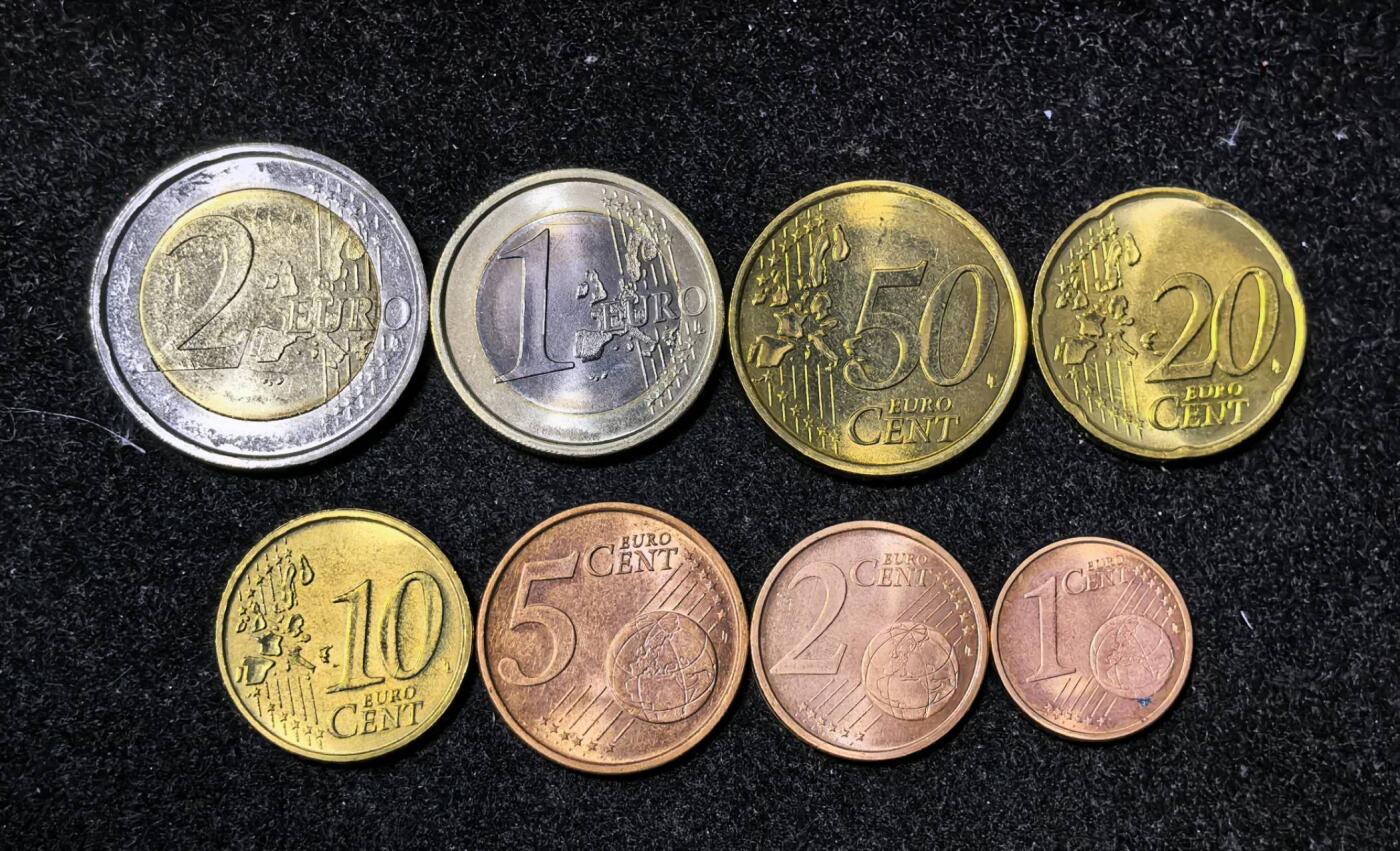 北京马甸外国币专卖第135期，外国币专场，陆续上拍，欢迎关注 好品相2002年版意大利欧元套币