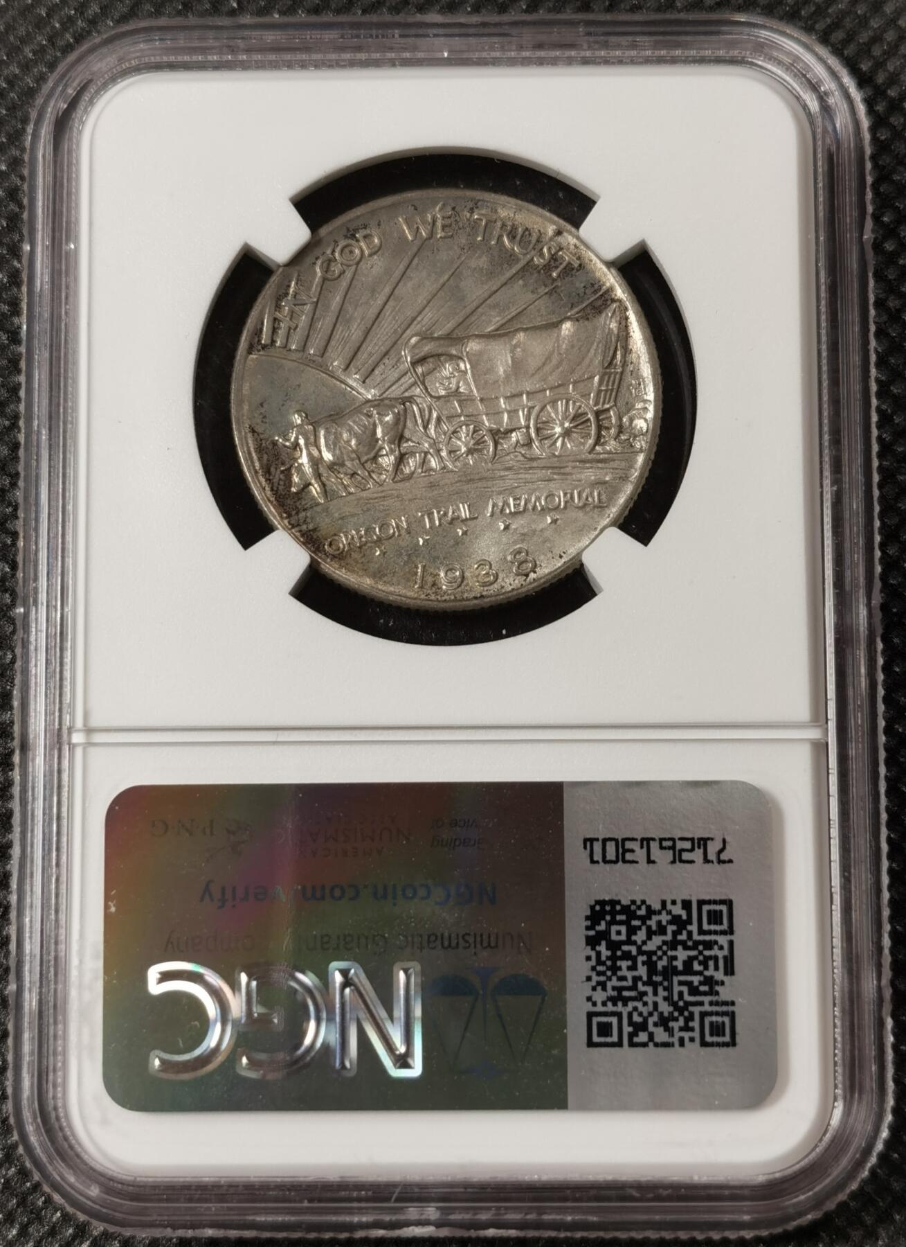 甄臻铺-世界钱币拍卖（第8期）新铺开张，欢迎捧场 NGC-MS66 美国1938年俄勒冈小道50美分银币 经典印第安人加大篷车的设计，半美元系列中最出名的一枚，高分加上淡黄色包浆，名誉品一步到位值得收藏