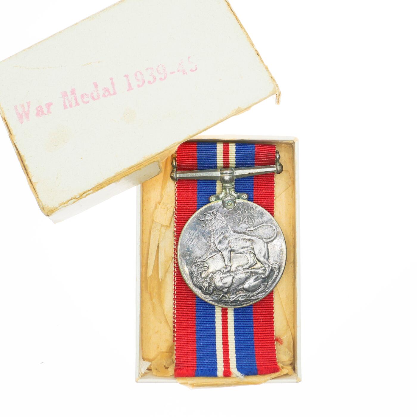 勋章奖章交易所2025年3月16拍卖 英联邦二战奖章，银质版，原盒