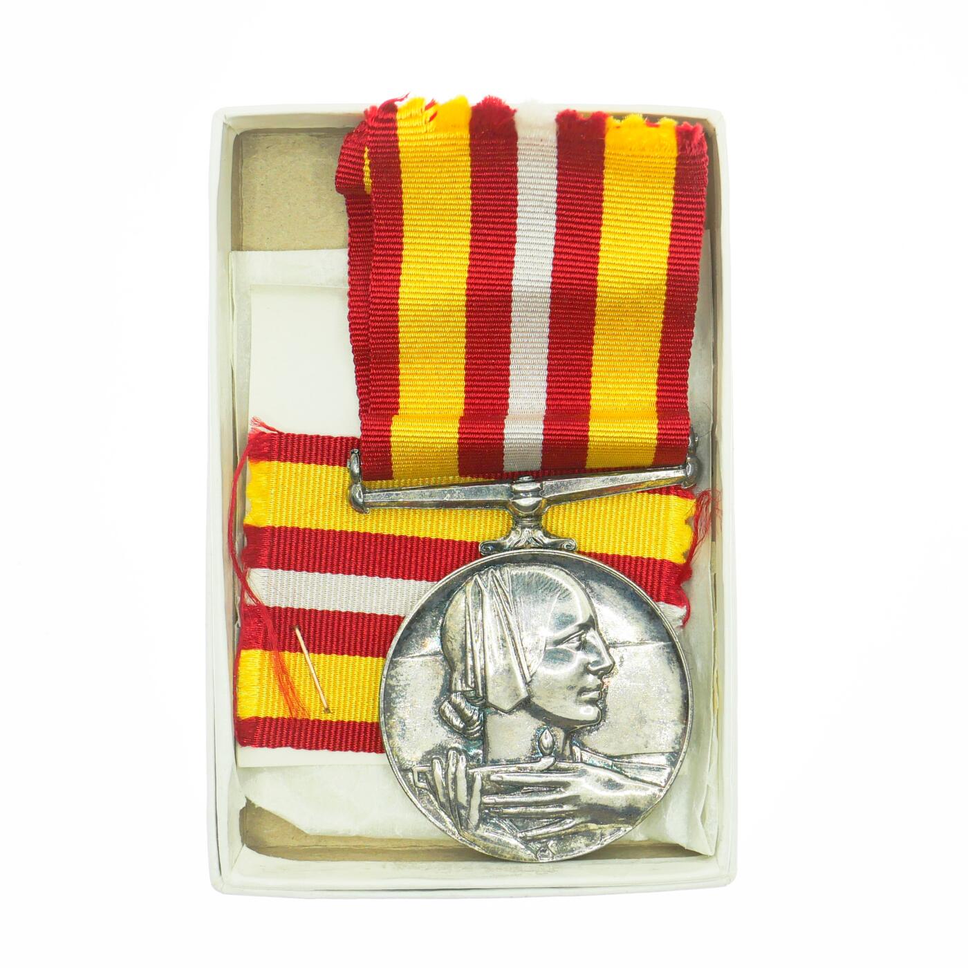 勋章奖章交易所2025年3月16拍卖 英国医疗志愿服务奖章，银质带盒