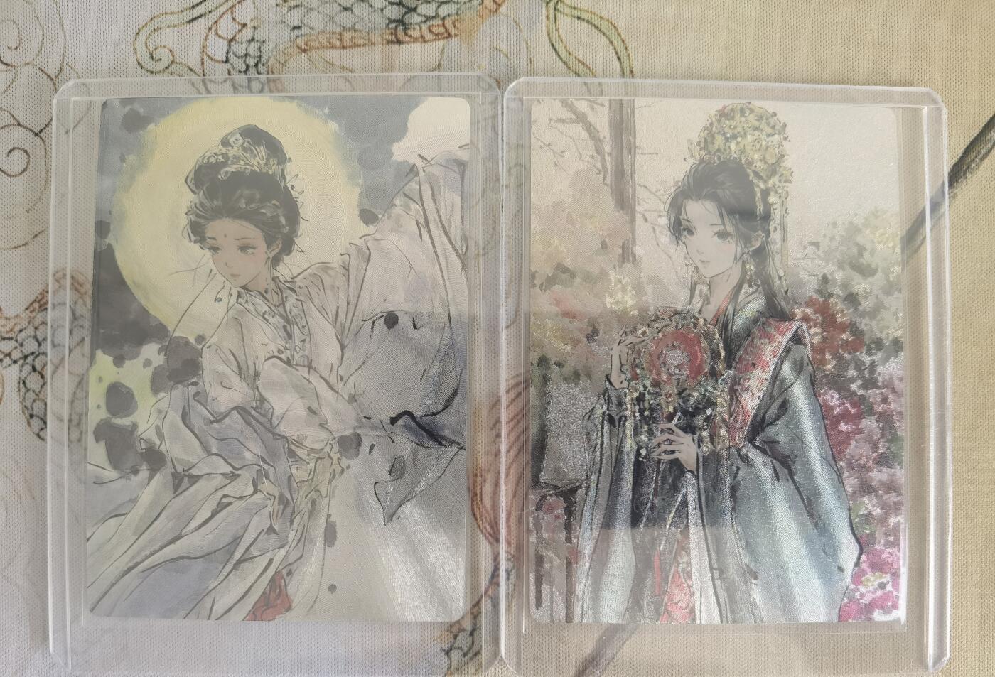 奇趣收藏卡牌拍卖第12场（持续更新中，收拍品免费上拍） 星宿文创 x迟迟 嫦娥+嫁衣三娘 粗闪各1张 卡夹装