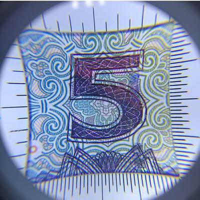 洪涛臻品批发群 精选邮票限时拍卖第1119期  邮票钱币45倍放大镜,带LED灯,与365nm紫光灯,除了图2中的配件还有使用一张说明书。可以轻松看出印刷网点、版别、荧光、油墨、霉点等