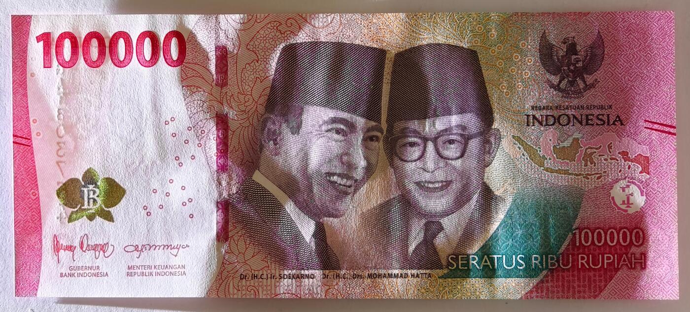 紫瑗钱币——第527期——纸币场 印度尼西亚 2022年 苏加诺和穆罕默德·哈达 100000卢比 UNC