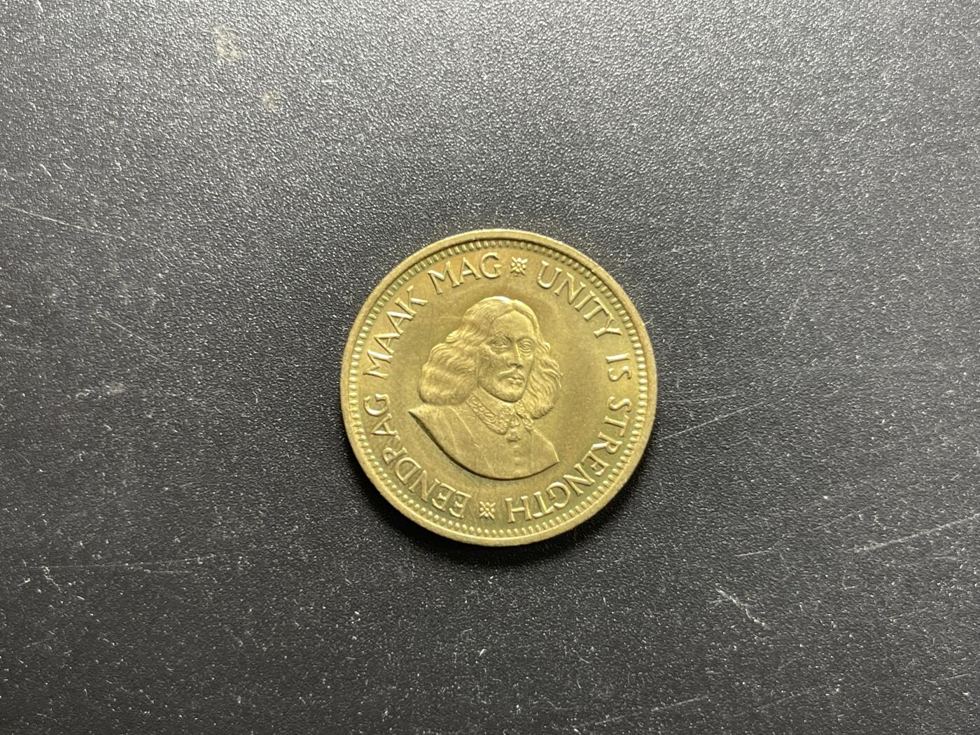 各个国家硬币专场1 南非1963年1/2C分便士黄铜硬币 .双鸟.25.5m