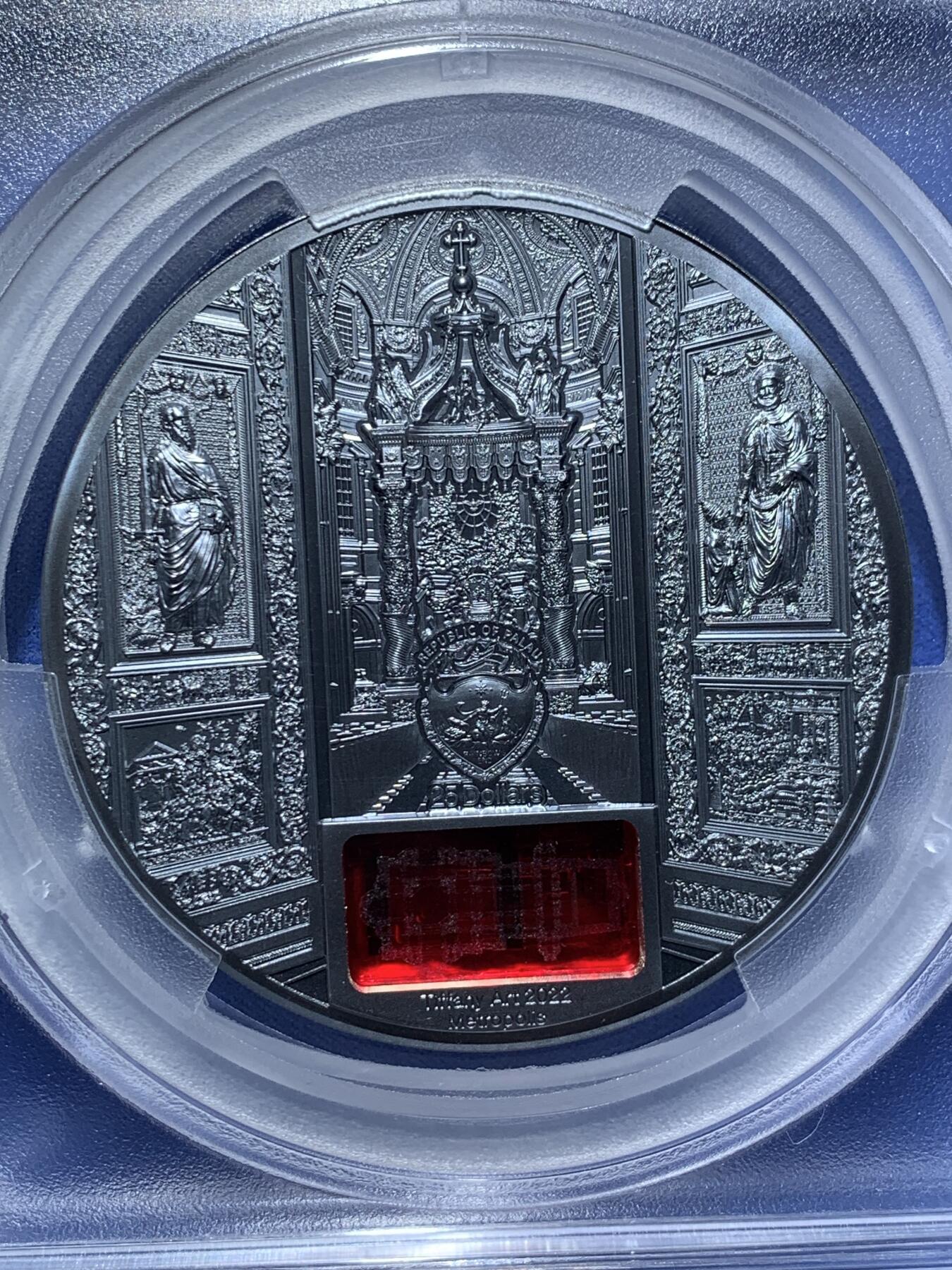 《竞宝斋》第362场 周日，周一，周二  3场连拍 （全场包邮） PCGS PR70DCAM 帕劳2022年 蒂芙尼艺术大都会系列 梵蒂冈圣彼得大教堂超高浮雕精制纪念银币 带盒子 999纯银五盎司重（156克），币径65MM，限量发行555枚！硬币铸造界的巅峰之作 掌中银币之上，方寸之间尽展细节！