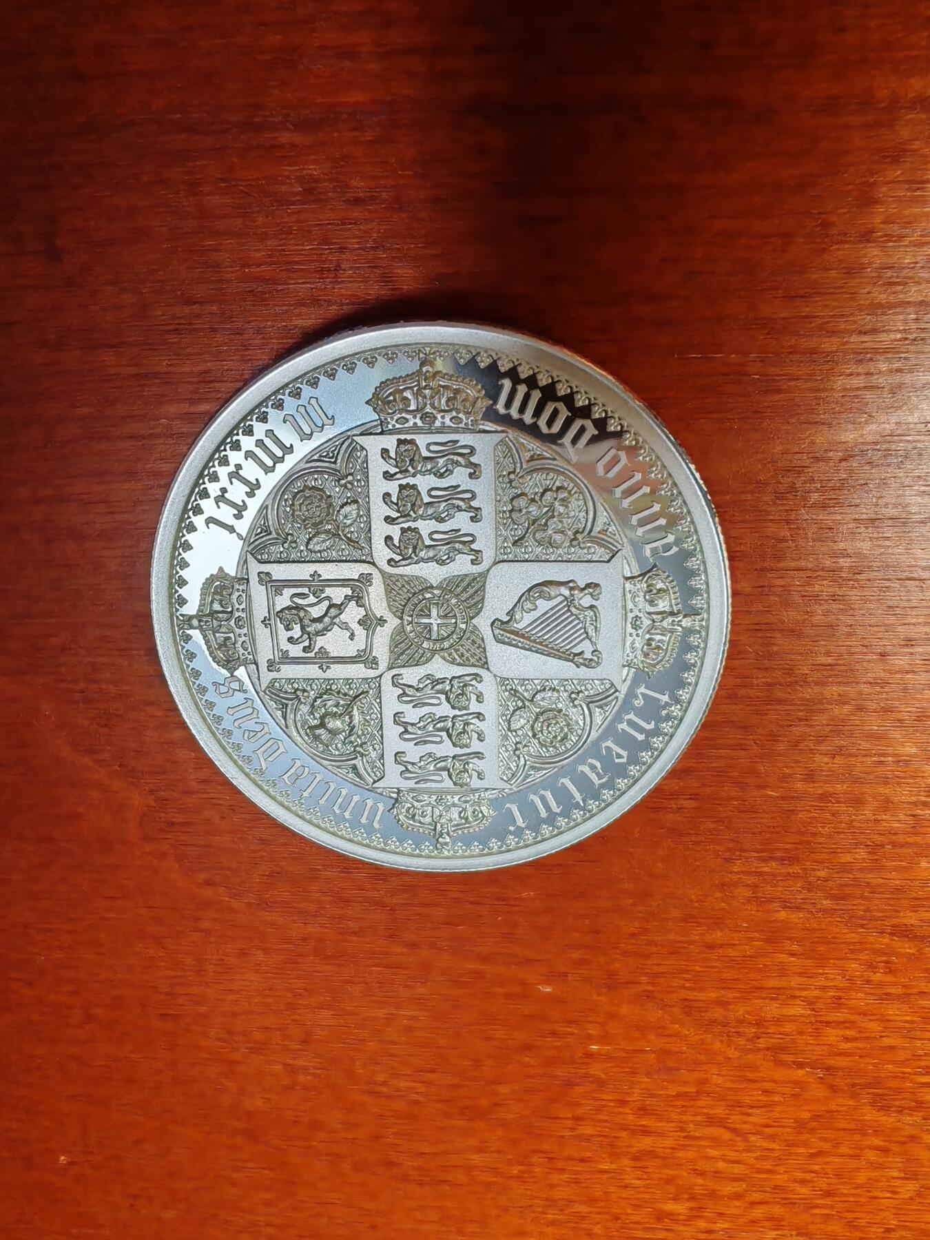 长老汇蛇年精选第七场拍卖 2021英国哥特四分盾徽5英镑精制银币，2盎司999银，盒证全，3750枚，热门！