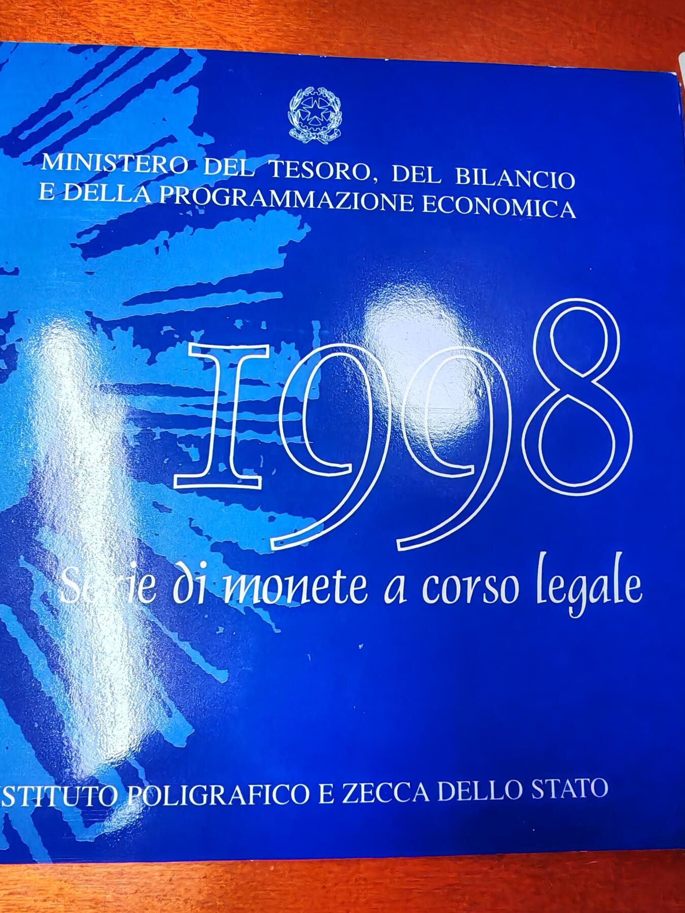 长老汇蛇年精选第七场拍卖 1998意大利贝尼尼12枚套币，含2枚银币（1）