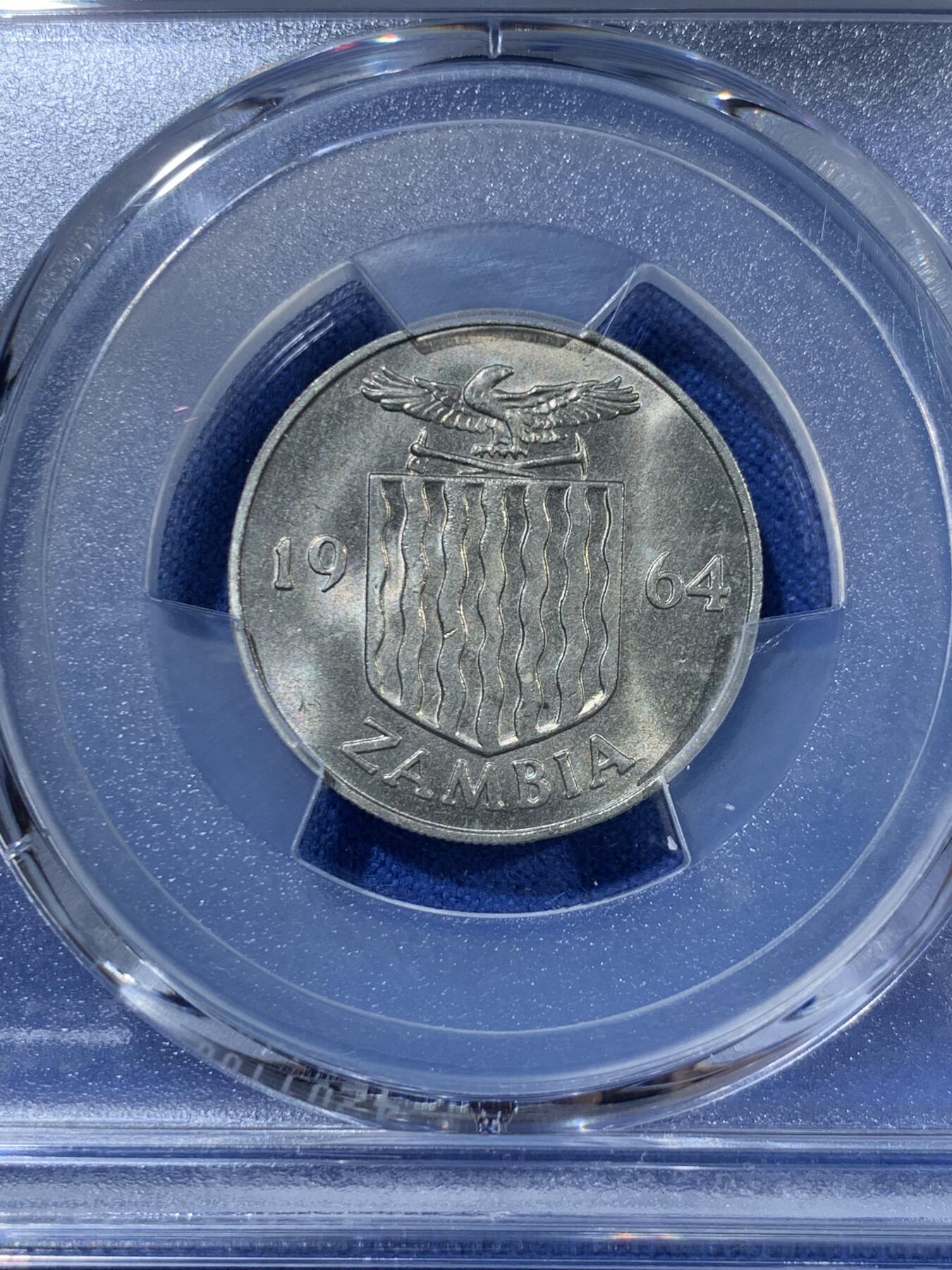 《竞宝斋》第363场 周日，周一，周二  3场连拍 （全场包邮） PCGS MS65 高分！ 1964赞比亚1先令 热门非洲品种 巨嘴鸟图案很有特色 卷拆品 少见