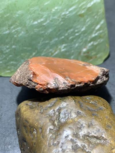 精美柿子红原皮南红玛瑙明料原石一颗 精美柿子红原皮南红玛瑙明料原石一颗