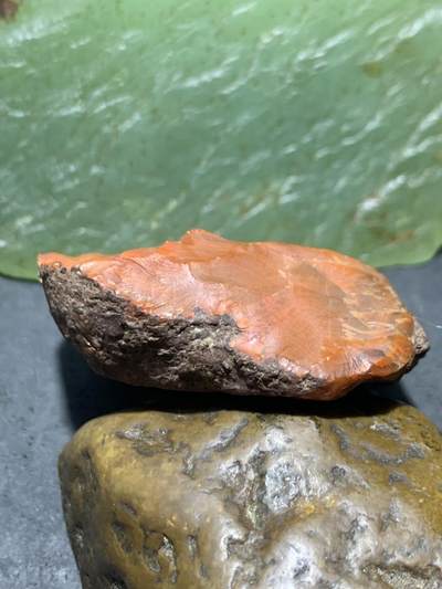 精美柿子红原皮南红玛瑙明料原石一颗 精美柿子红原皮南红玛瑙明料原石一颗