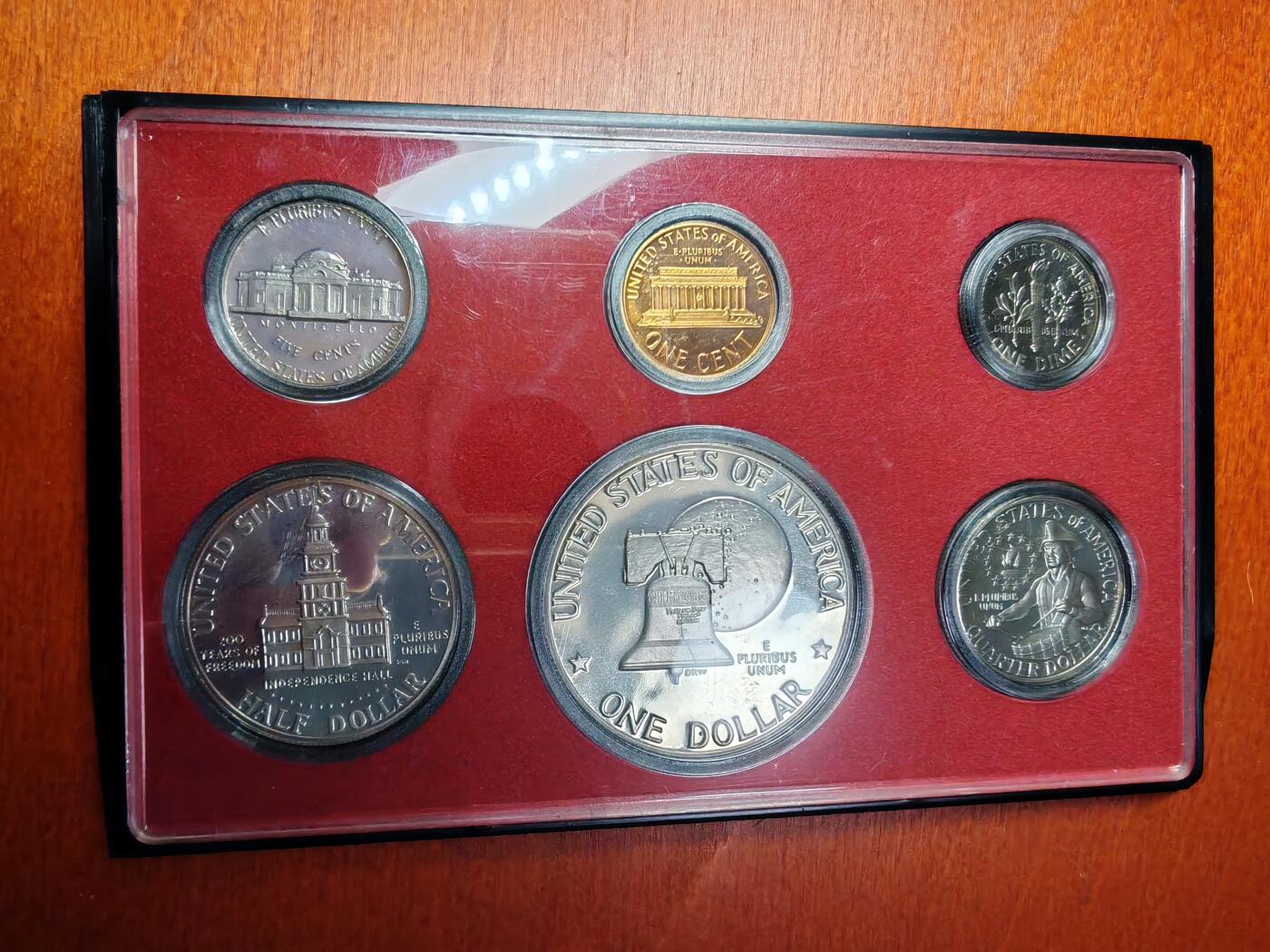 长老汇蛇年精选第七场拍卖 1976美国建国200周年6枚精制币套装原盒，含大艾1元