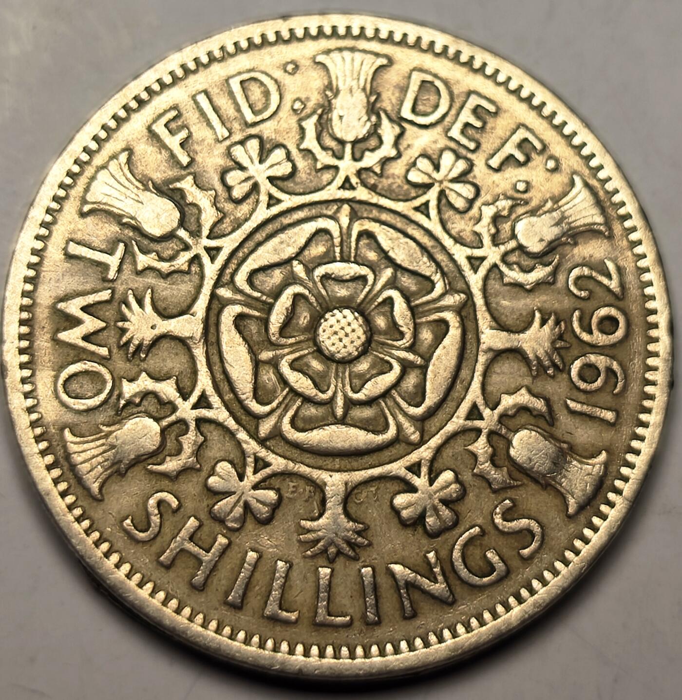 泉币菌-第10场-中外散币乐园 英国早期1962年2先令镍币 伊丽莎白28.4mm