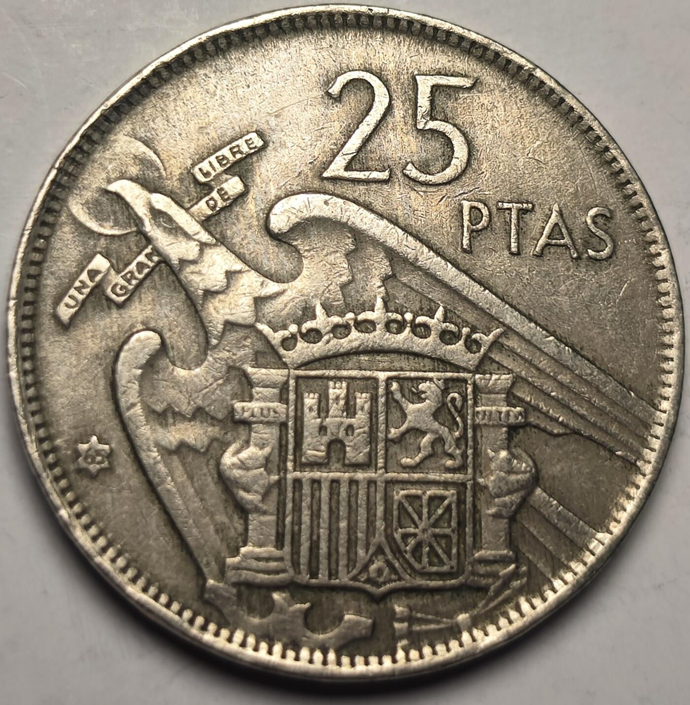 泉币菌-第10场-中外散币乐园 1957年西班牙早期25比萨塔 尺寸大 佛朗哥头像