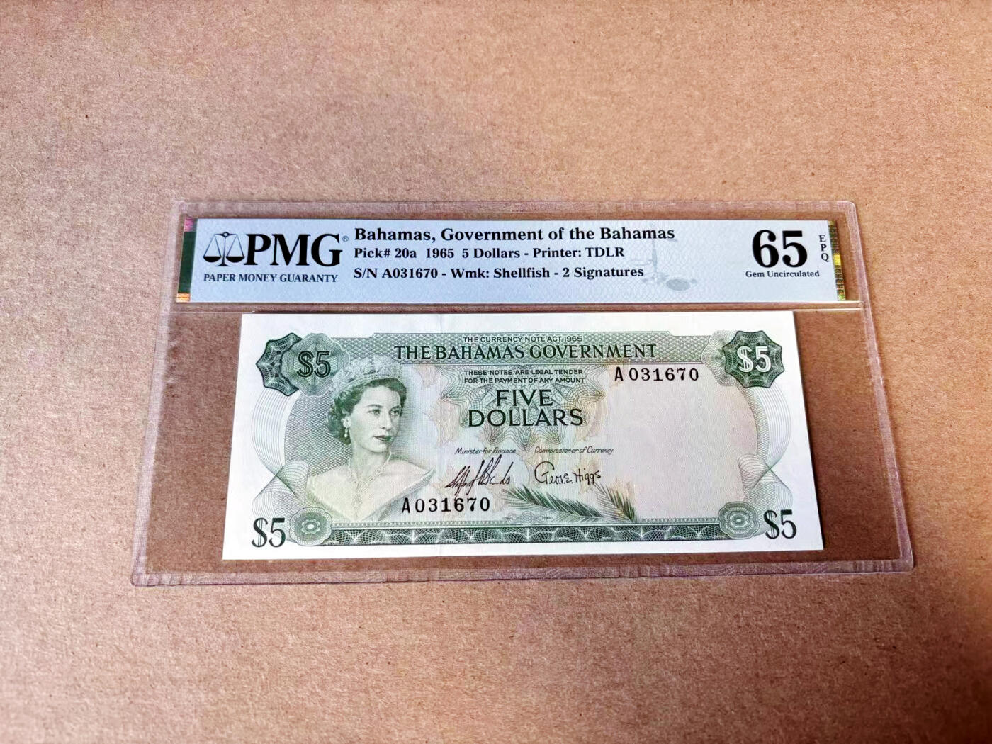 【Blue Auction】世界纸币精拍第635期【精】——16级TOP拍卖/信誉/品质/专业/高效💫 【初版绿色版】巴哈马 1965年5元 经典彩背 女王 PMG65EPQ