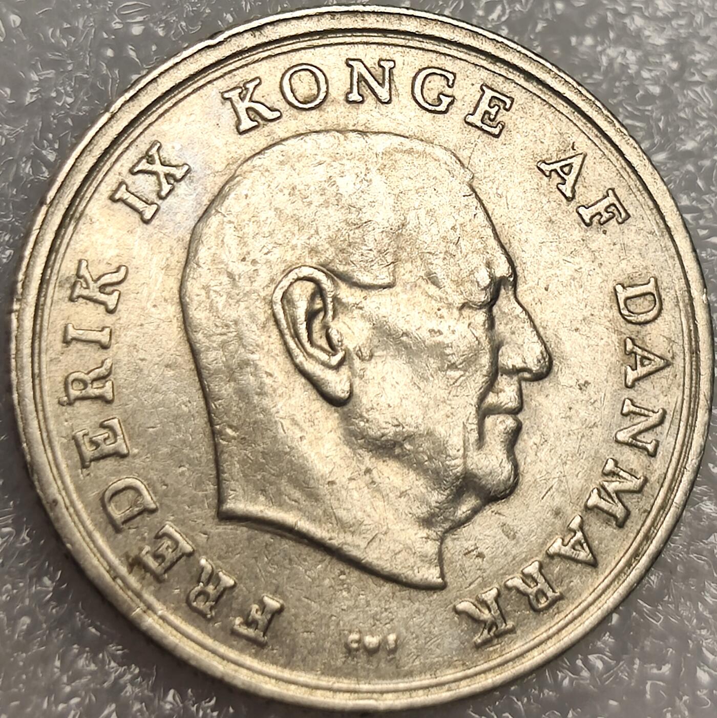 泉币菌-第11场-中外散币乐园 丹麦1965年1克朗 弗雷德里克九世版 铜镍币 25.5mm