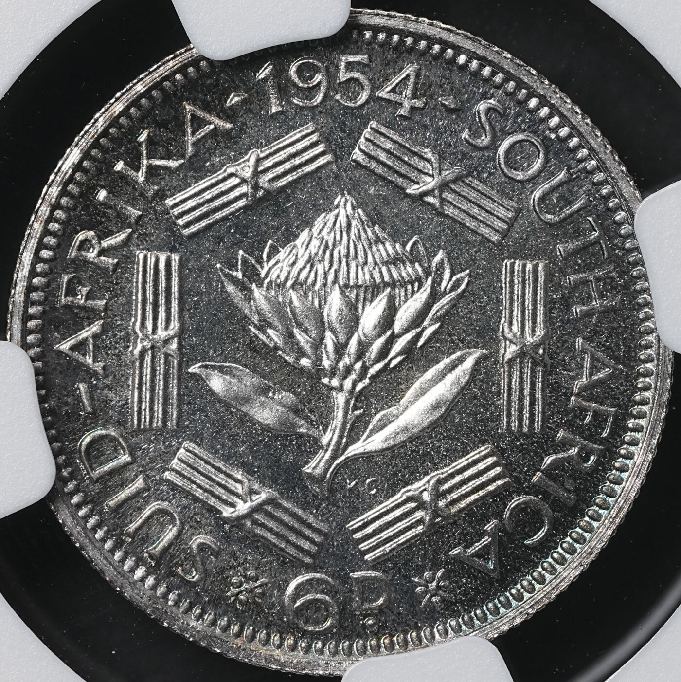 修遠堂世界钱币第六十二期 NGC PF66 1954年南非6便士精制银币 仅铸造3150枚