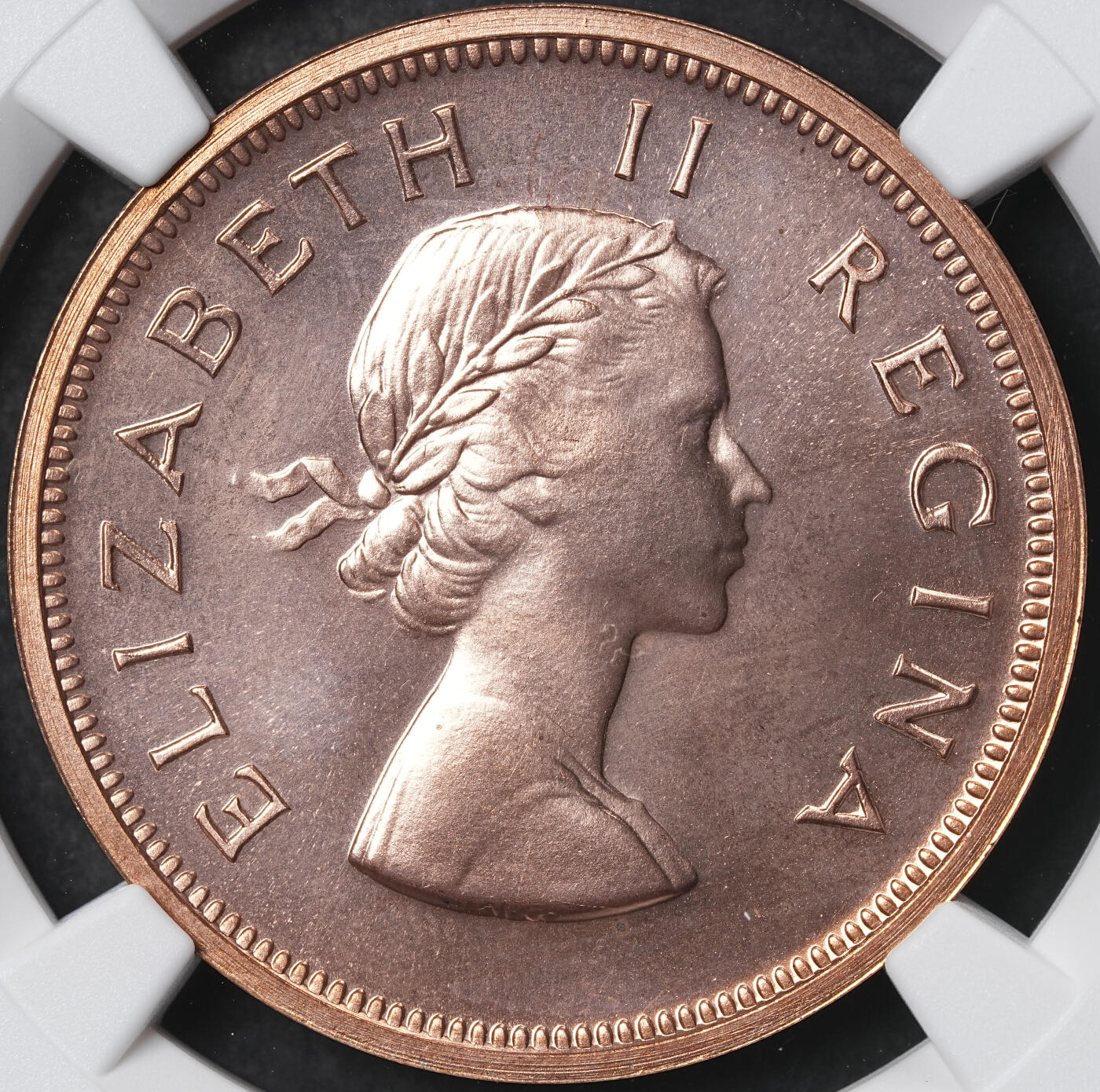修遠堂世界钱币第六十二期 NGC PF67RD 1954年南非1便士精制铜币 仅铸造3150枚 RD顶级状态 冠军分