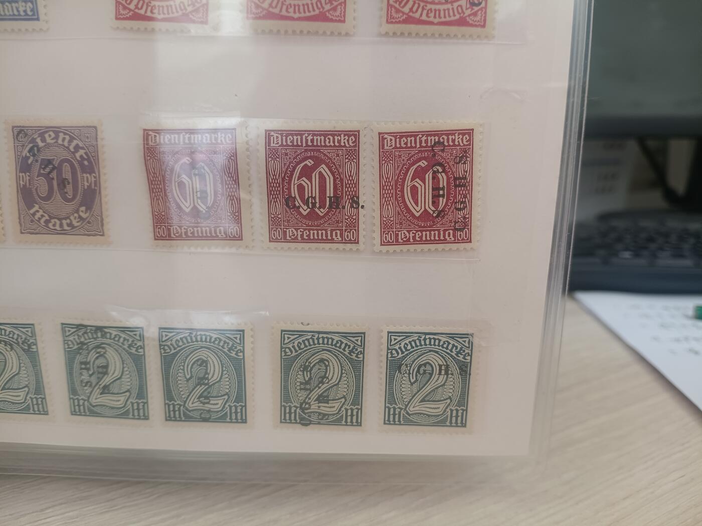 错变体 —— 上西里西亚，1920-1921年，公事邮票加盖“C.G.H.S”加盖变体，全新38枚一组合售，赠二枚同时期地方公事票加盖变体  （店内编号121）