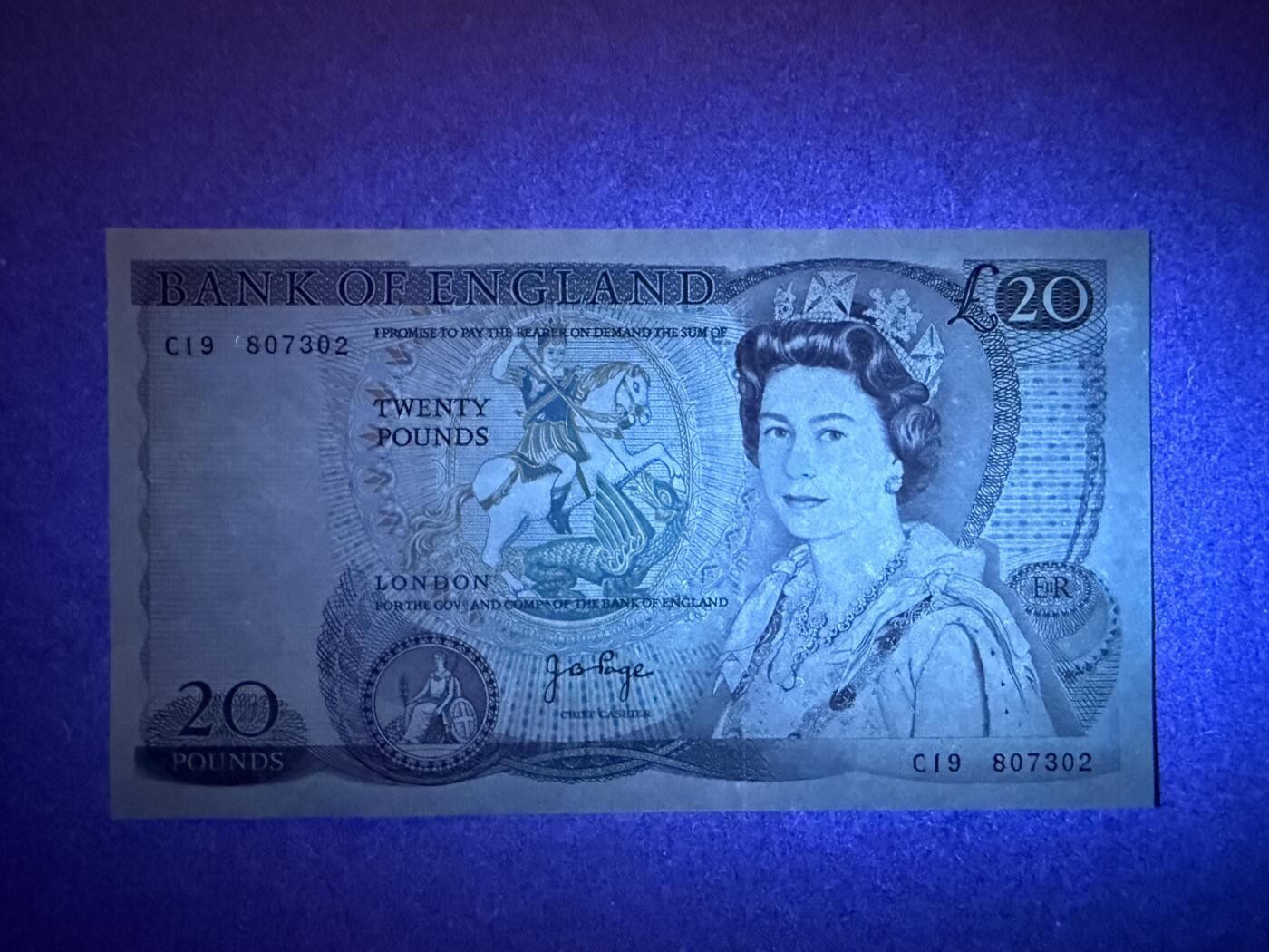 《艾美收藏》第192期-周日外币精品靓号 英格兰20镑 UNC D序列 女王水印 无4