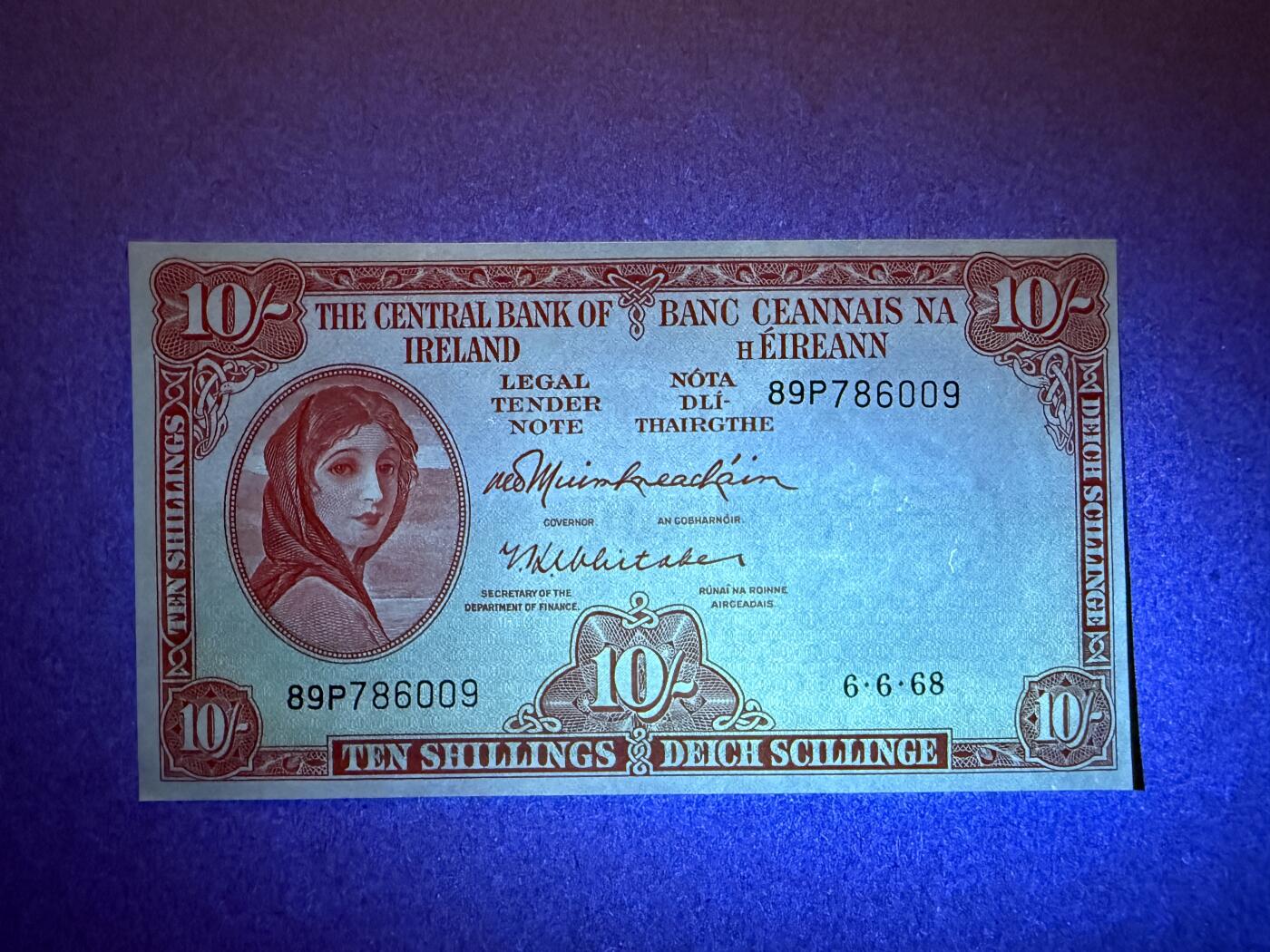 《艾美收藏》第192期-周日外币精品靓号 爱尔兰10先令 UNC 1968年 A序列 无4