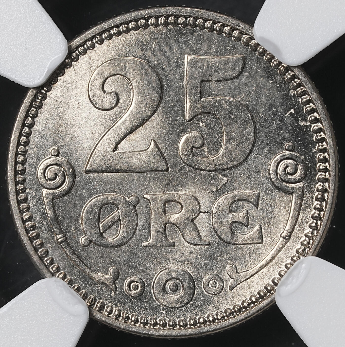 修遠堂世界钱币第六十二期 NGC MS64 1920年丹麦25欧尔