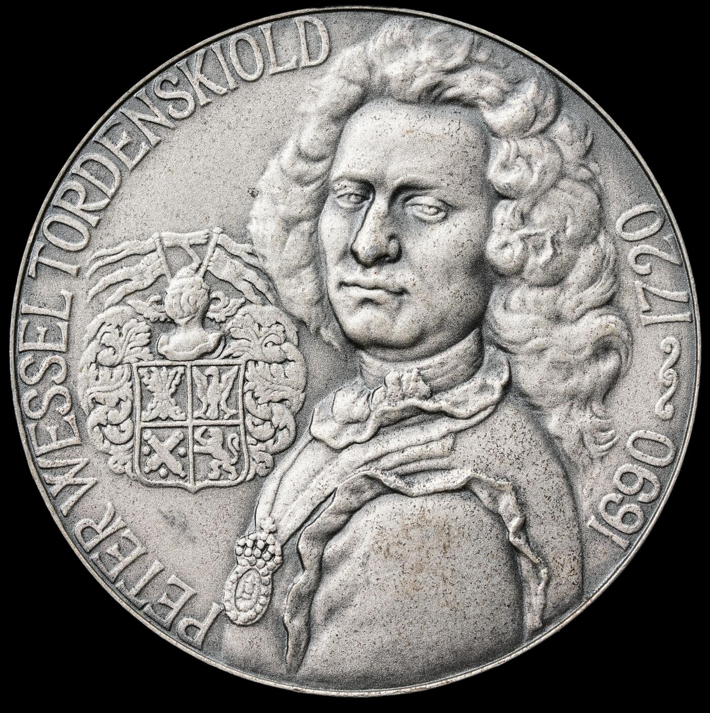 修遠堂世界钱币第六十二期 丹麦海军将领Peter Wessel Tordenskiold纪念大银章 边925银标 57.33g