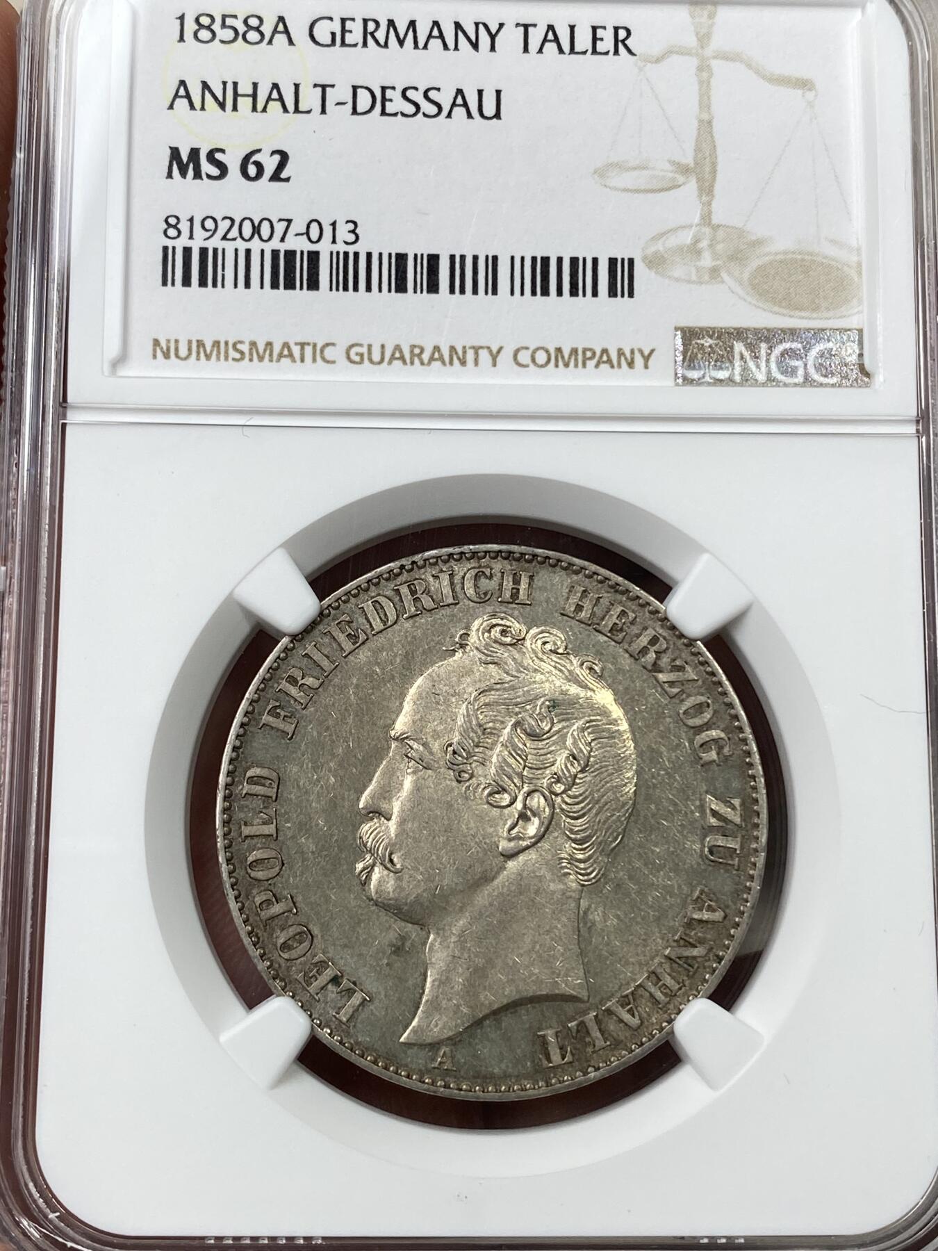 万国钱币拍卖第043期 NGC MS62 1858年德国安哈尔特-德邵双熊流通1泰勒 原味首年版本全深打 熊毛粒粒分明 难度极大的流通小邦品种
