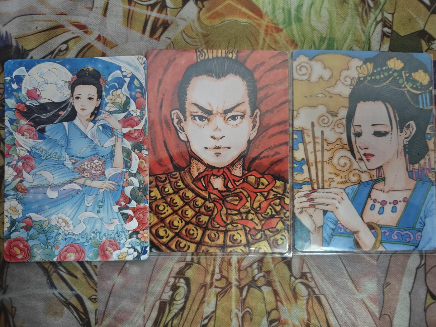 天玑星卡拍第七十八期《进来看看呗》持续收拍收评中 满赠三娘需备注 小花瓣艺术文创 大乔普卡 虎牢关貂蝉拜月 259编普卡