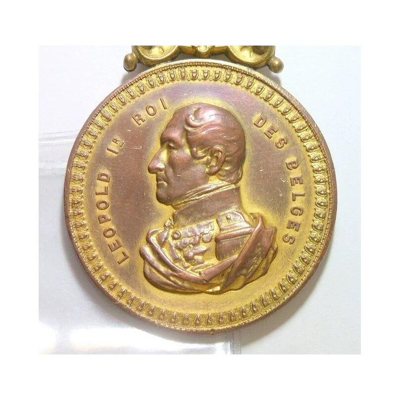 比利时1900年 利奥波德一世戴皇冠高浮雕大镀金章 45MM