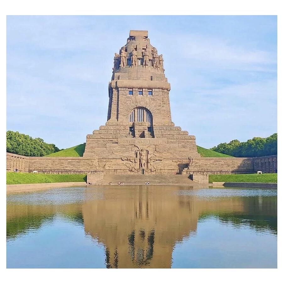 【艺术】德国艺术大章 莱比锡建功碑 高浮雕精制白色巨型大陶章 100MM厚9MM 129克    