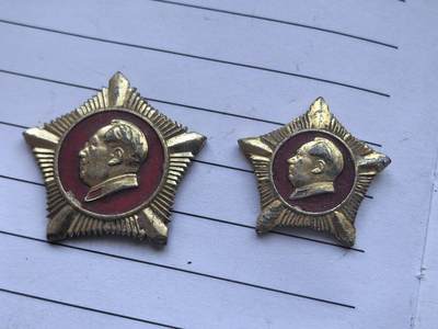 综合藏品场.喜欢出价就得！无套路无托.诚信惠友交友！自动快拍. 毛主席像章.2枚.保真包老.稀罕完美品.收藏精品.