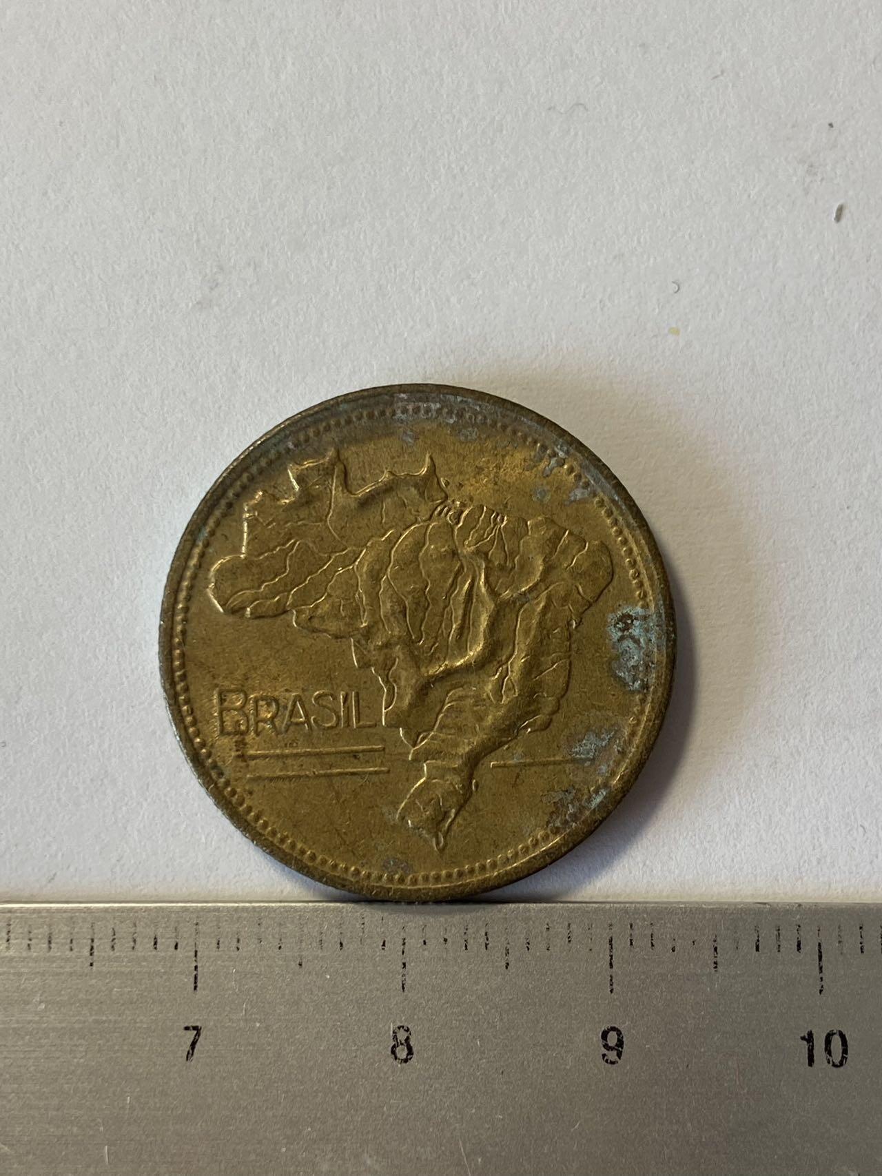 世界各国流通币纪念币等，第三期 1949年巴西2克鲁塞罗，旧品，背面浮雕巴西地图