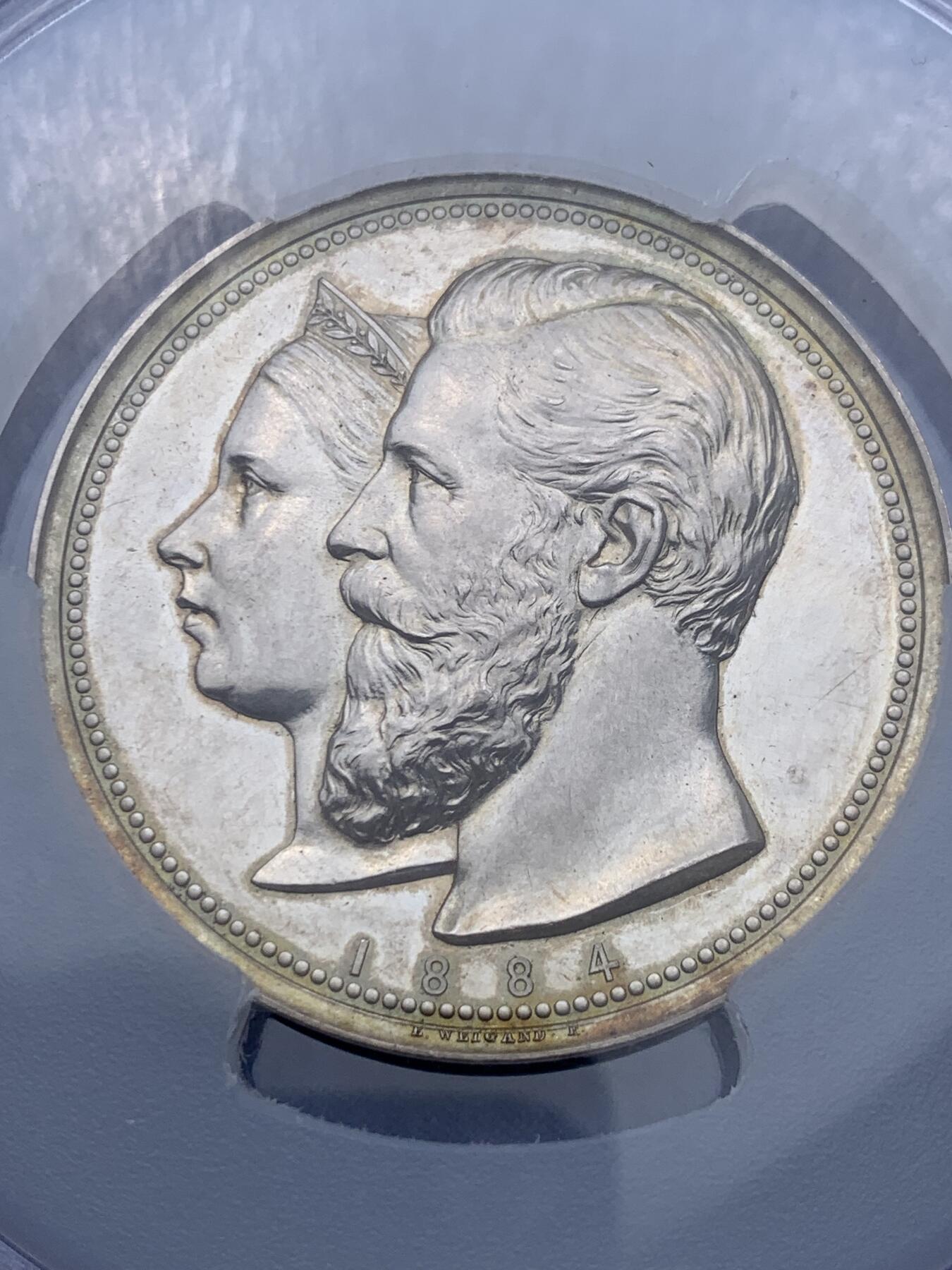 《竞宝斋》第366场 周日，周一 2场连拍 （全场包邮） PCGS SP62 德国普鲁士1884年腓特烈皇太子夫妇在波罗的海建造的皇家度假殖民地大银章 高浮雕
