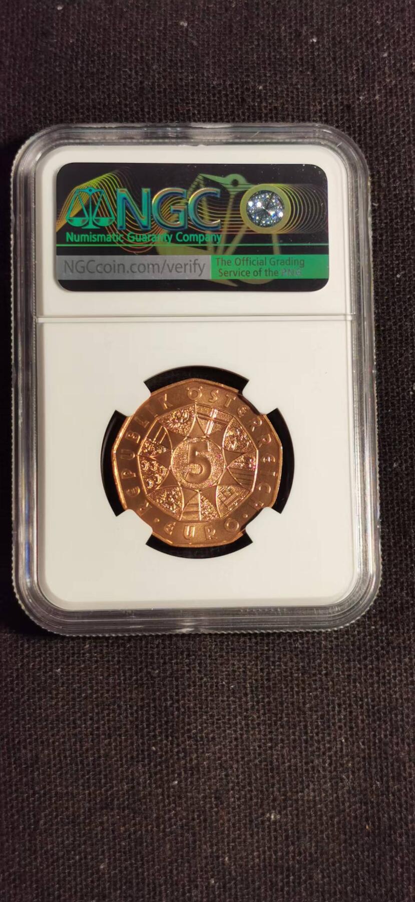 刘世昌艺术品销售中心～虎踞龙蟠*金杨在线联拍群第517期 奥地利2019年“复活节的兔子”5欧元九边形铜质纪念币(NGC    MS69RD    串号：6415595-025）1枚。